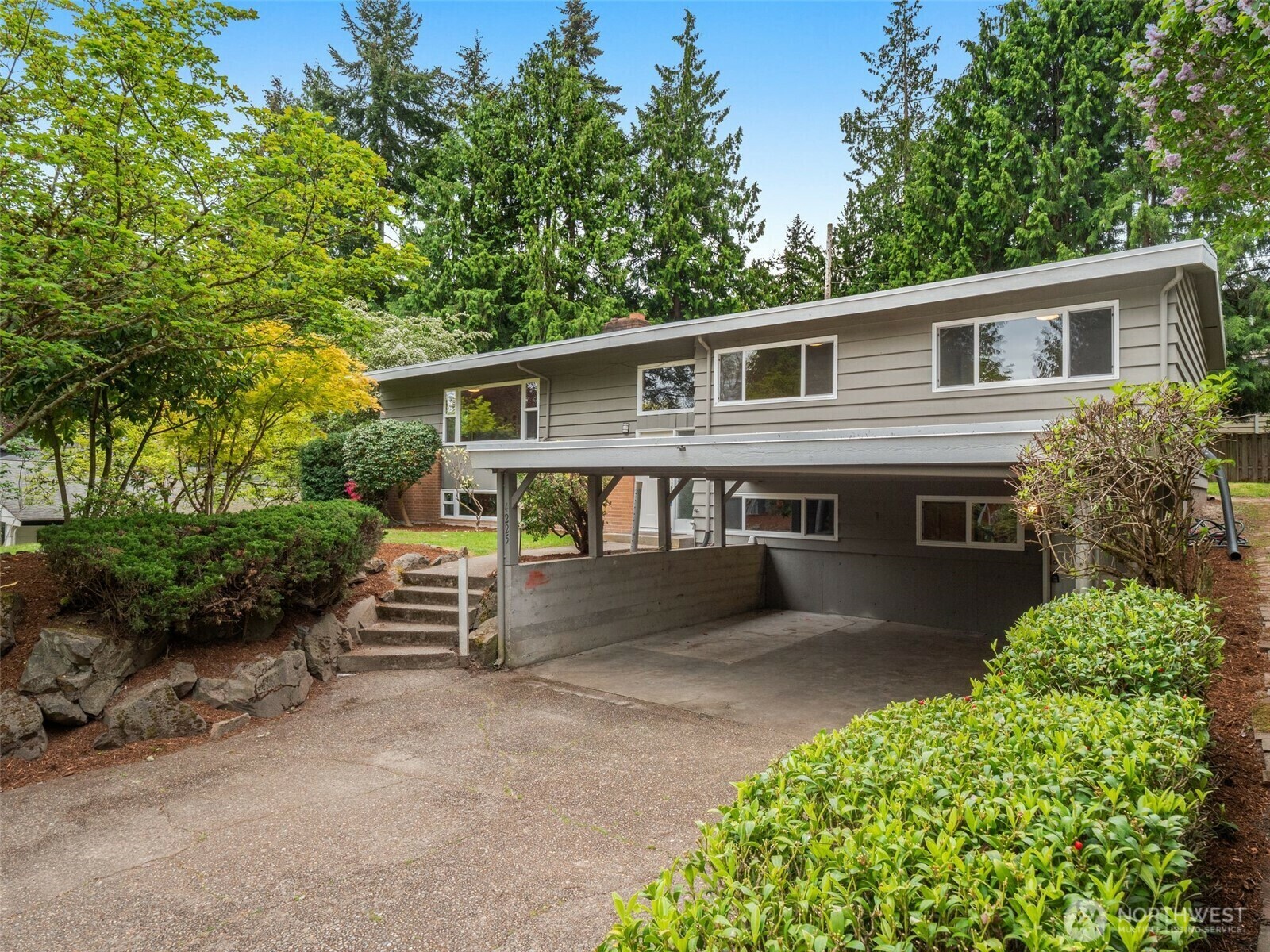 Property Photo: 4225 NE 88th Street WA 98115
