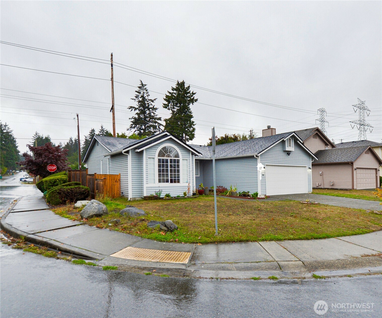 Property Photo: 1307 SW 355th Place WA 98023