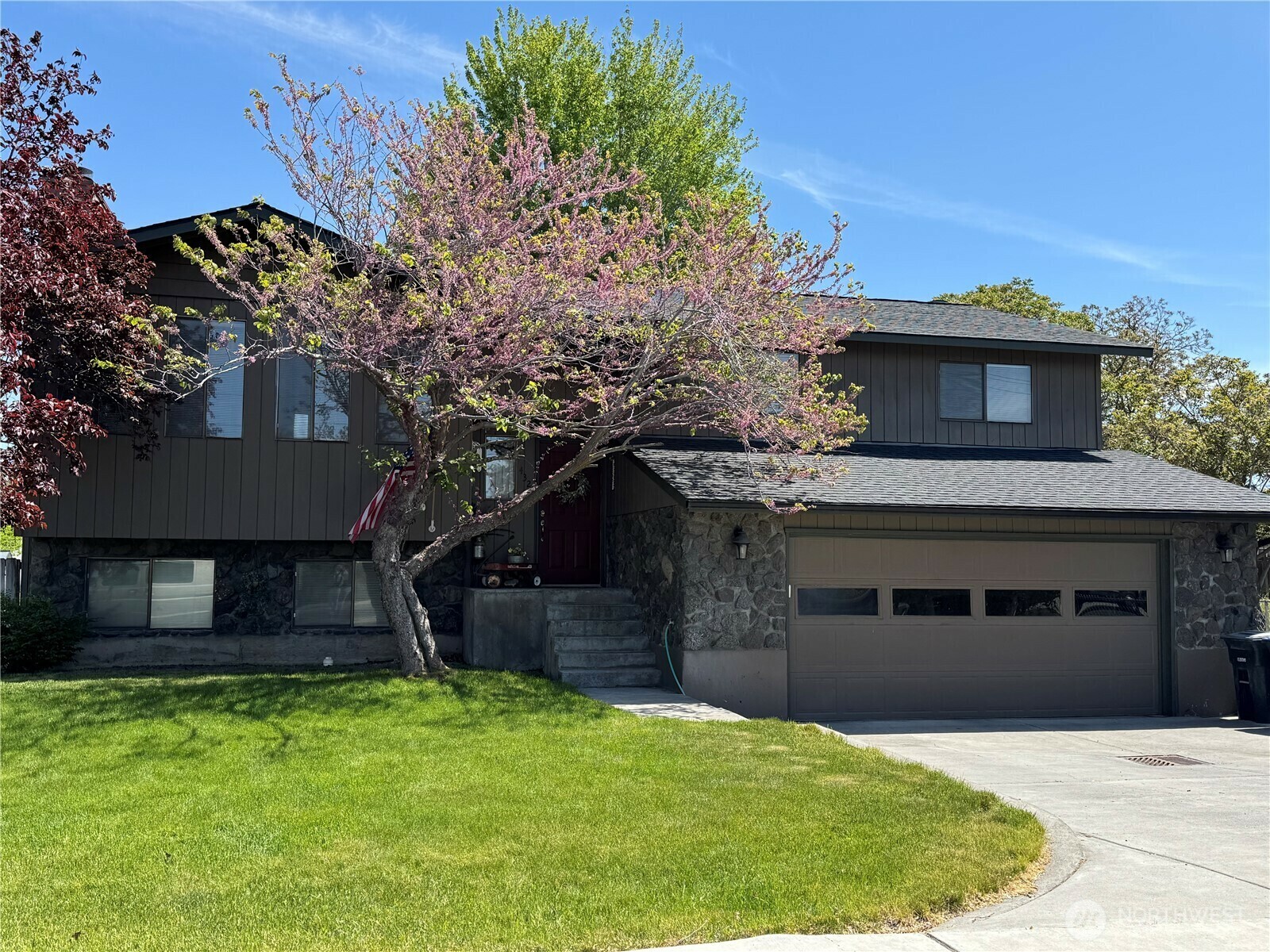 4321 W Lakeshore Drive  Moses Lake WA 98837 photo