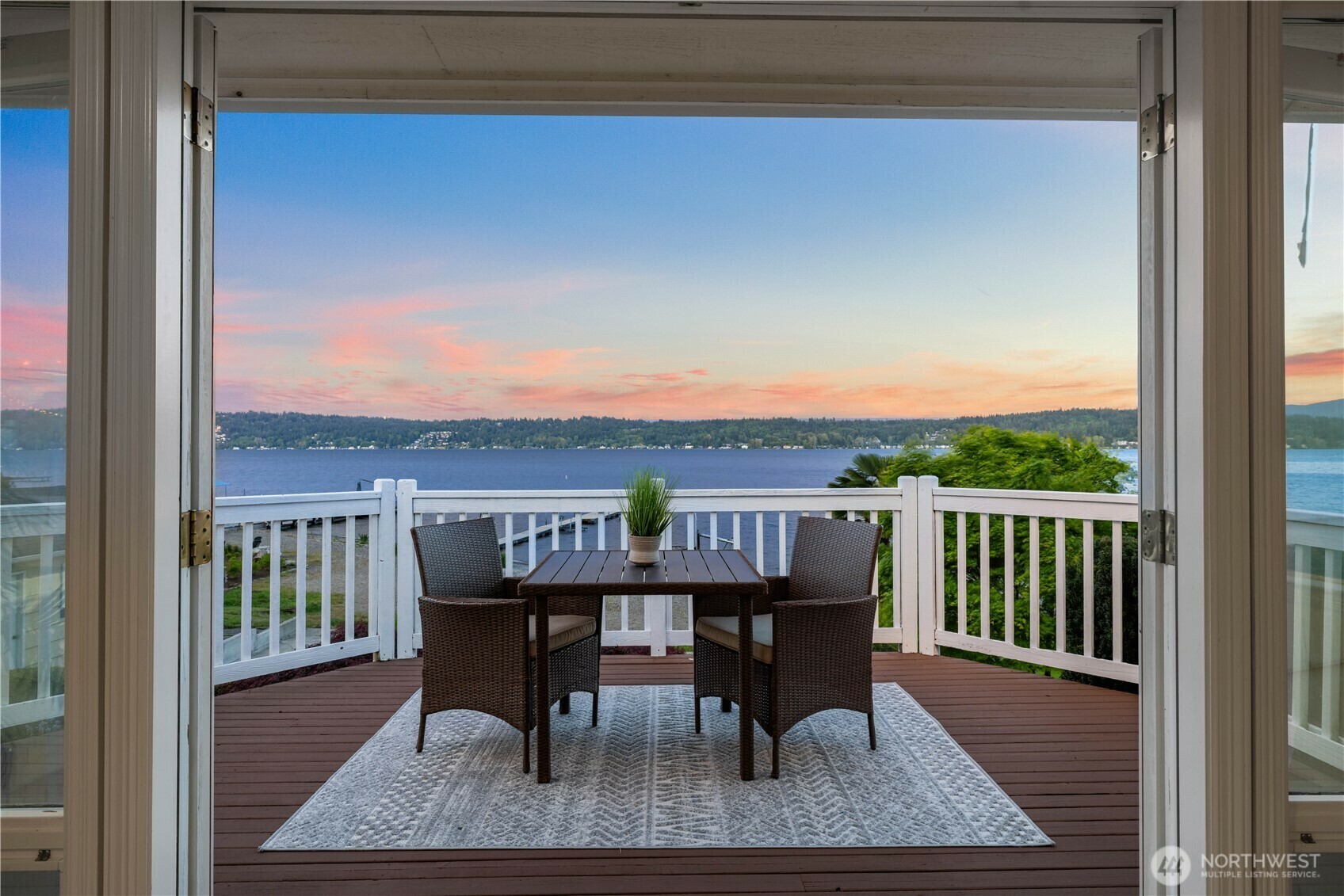 Property Photo: 408 W Lake Sammamish Parkway SE WA 98008