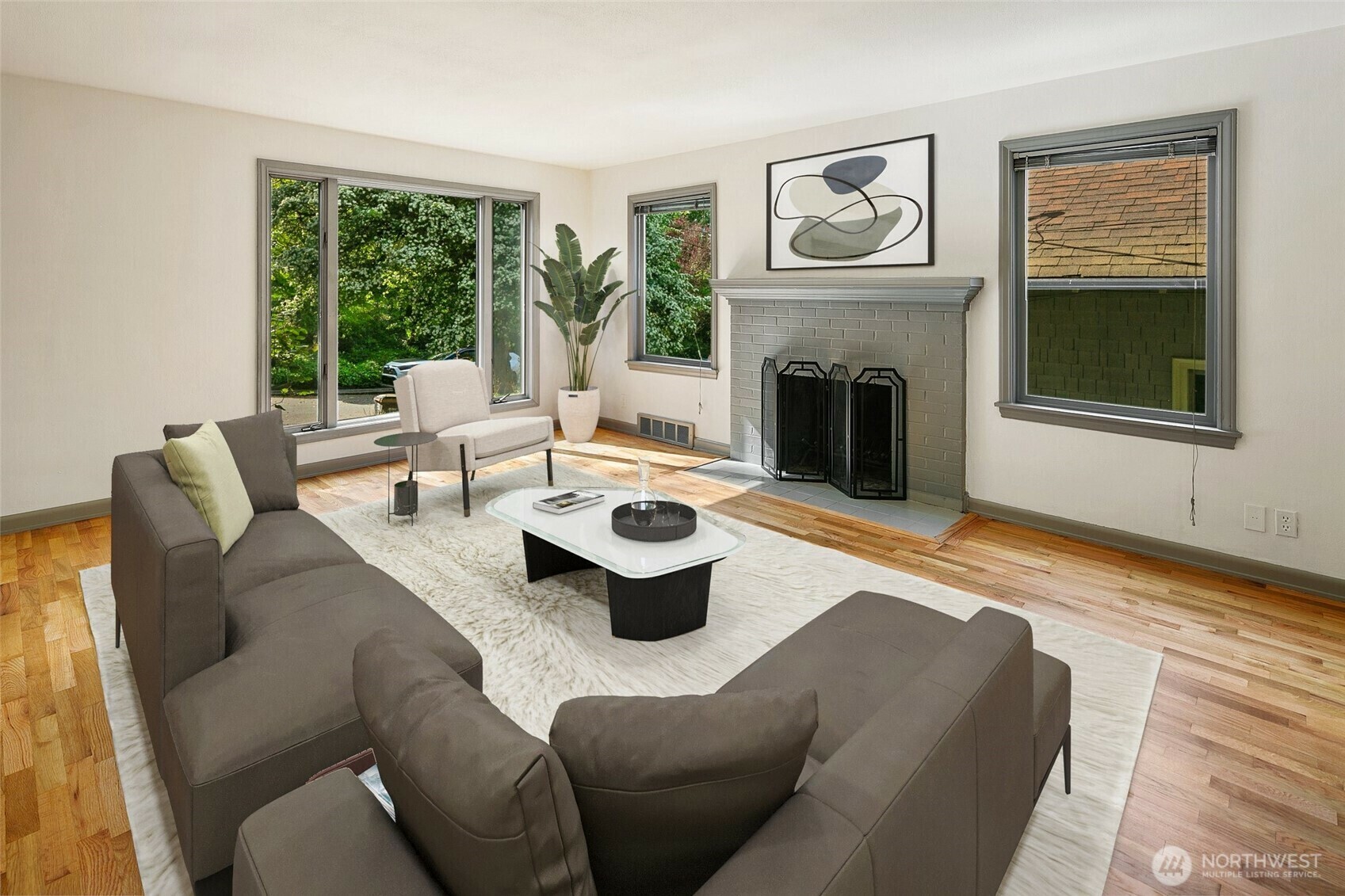 Property Photo: 2418 Federal Avenue E WA 98102