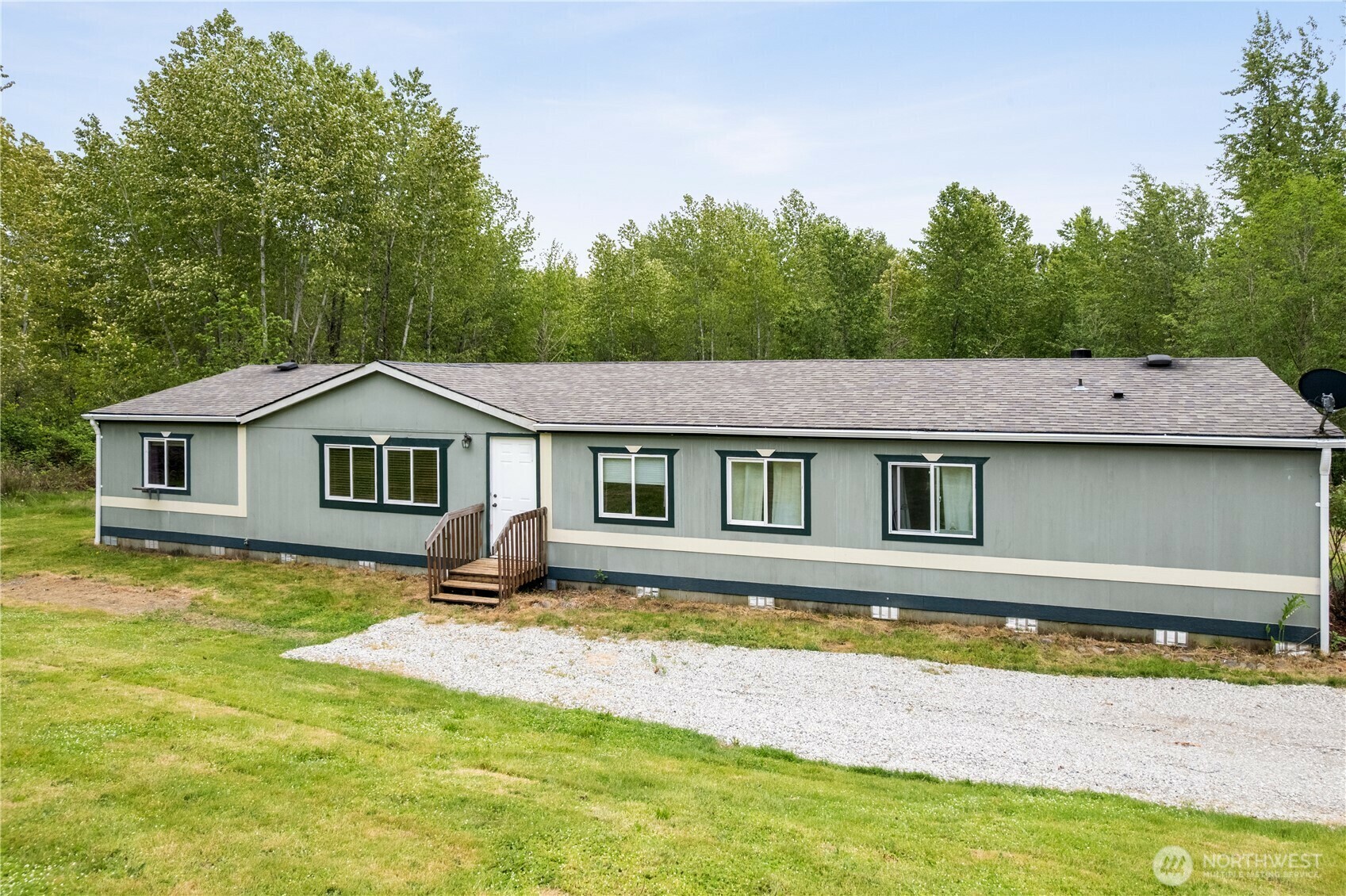 Property Photo: 31821 127th Avenue E WA 98338