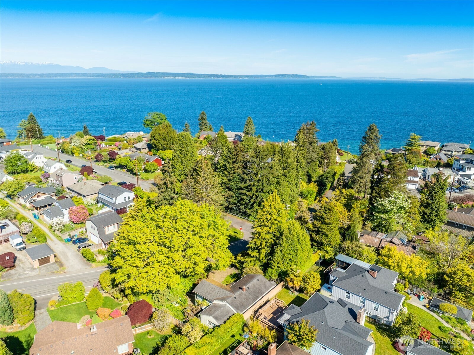 Property Photo: 9528 28th Avenue NW WA 98117