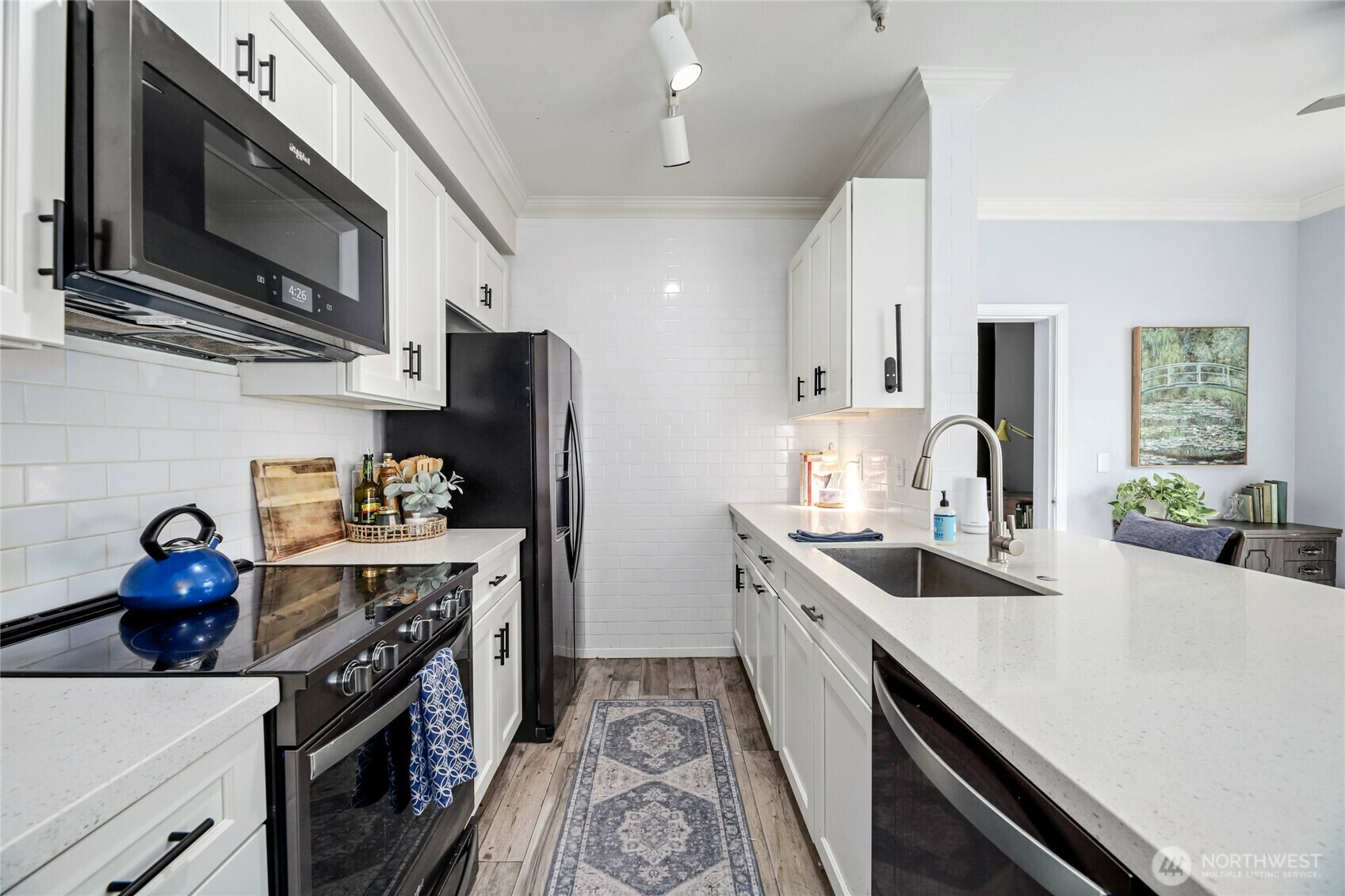 Property Photo: 801 Rainier Avenue N E128 WA 98057