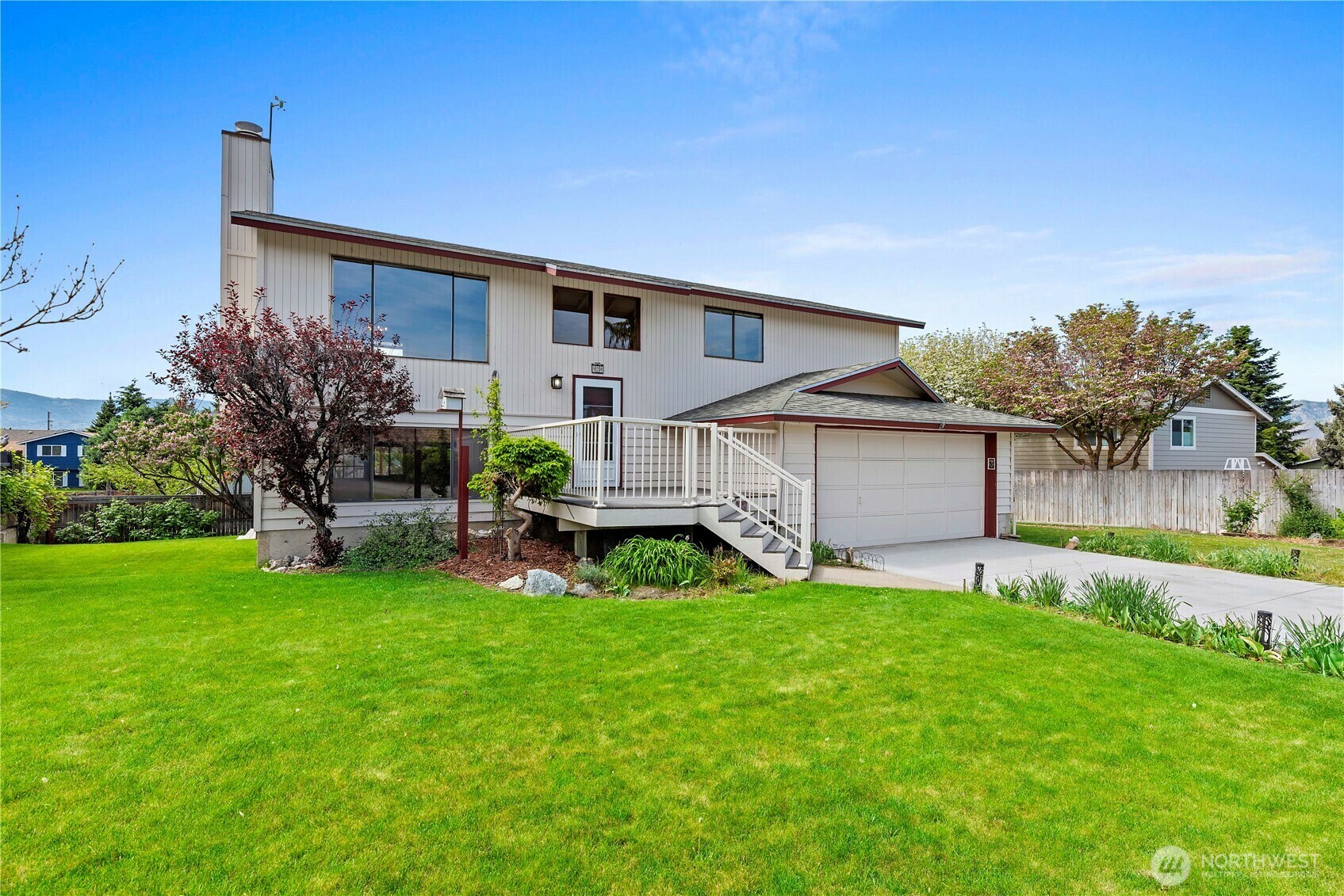 Property Photo: 920 11th Street NE WA 98802