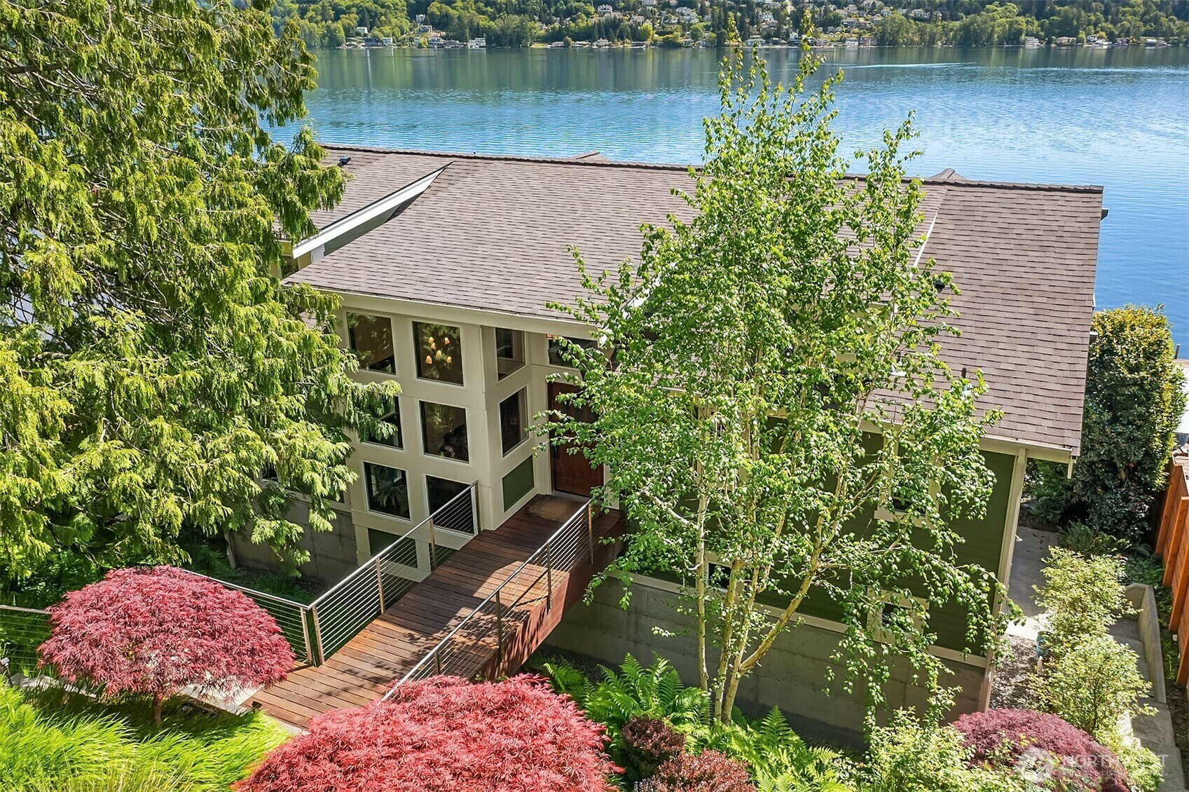Property Photo: 1624 Mallard Lane WA 98008