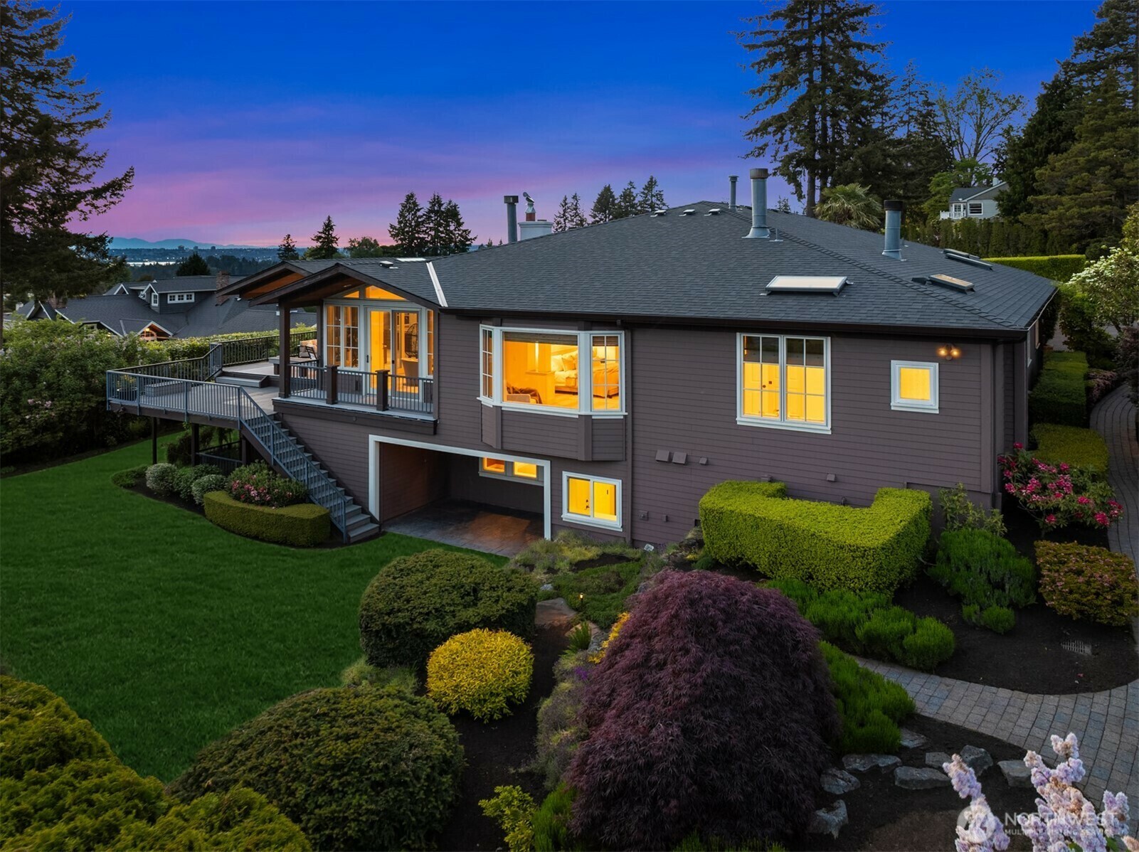 Property Photo: 9427 NE 14th Street WA 98004