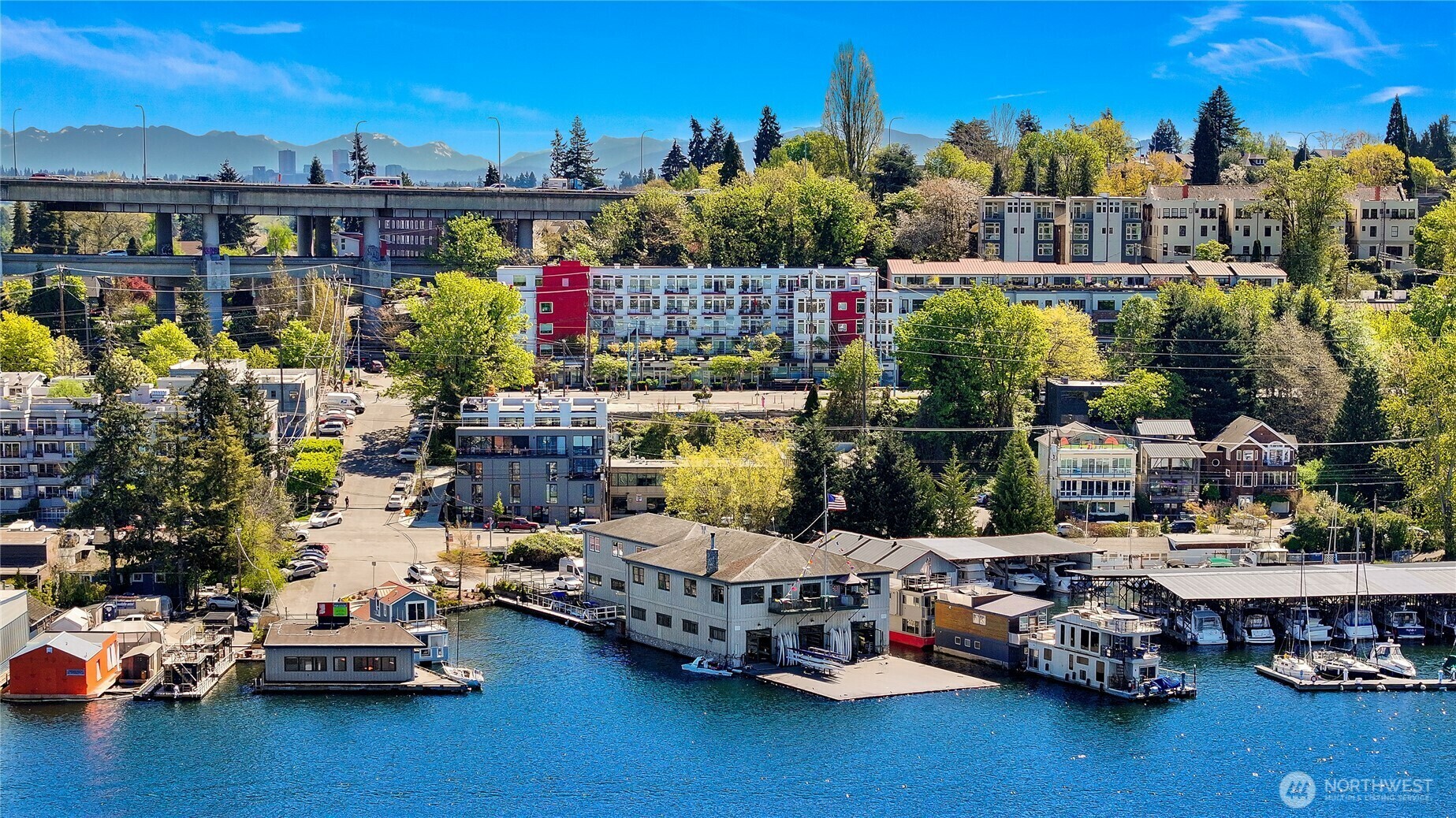 Property Photo: 2960 Eastlake Avenue E 307 WA 98102