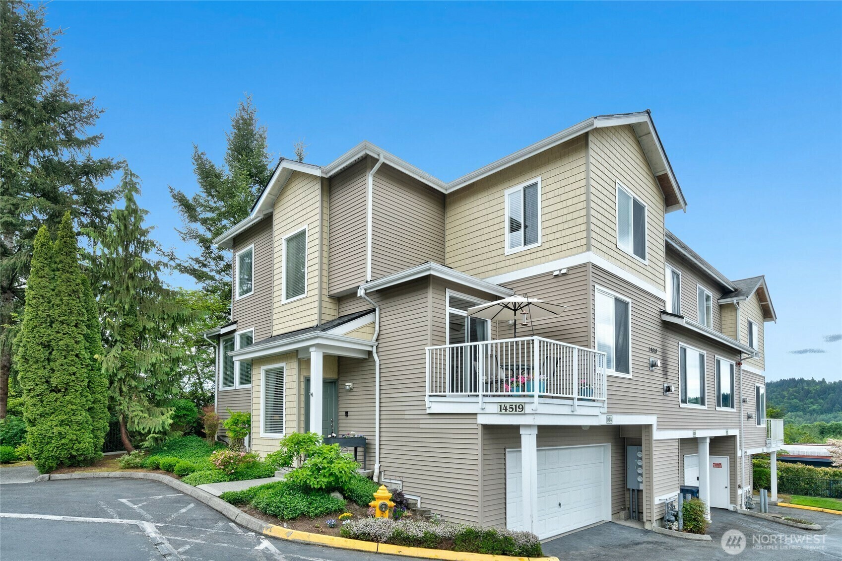 Property Photo: 14519 1st Lane NE 104 WA 98019