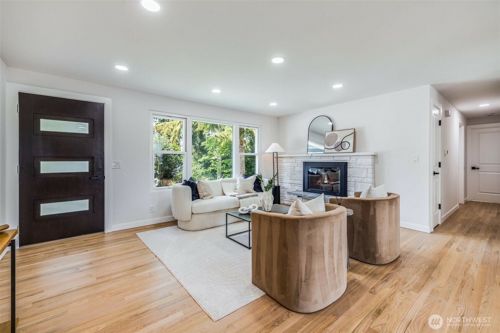 Property Photo: 1241 S 226th St WA 98198