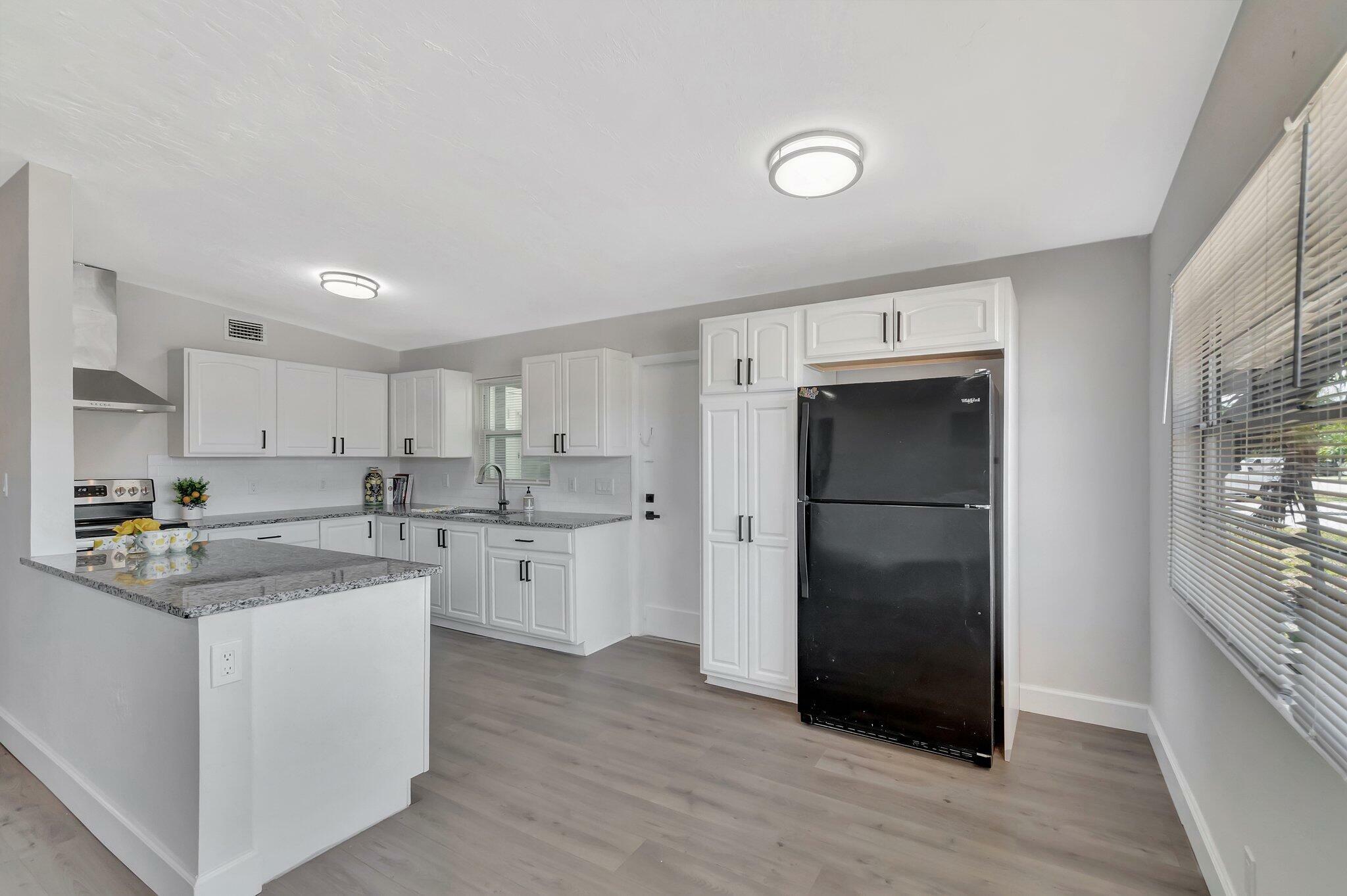Property Photo: 4334 Vicliff Road FL 33406