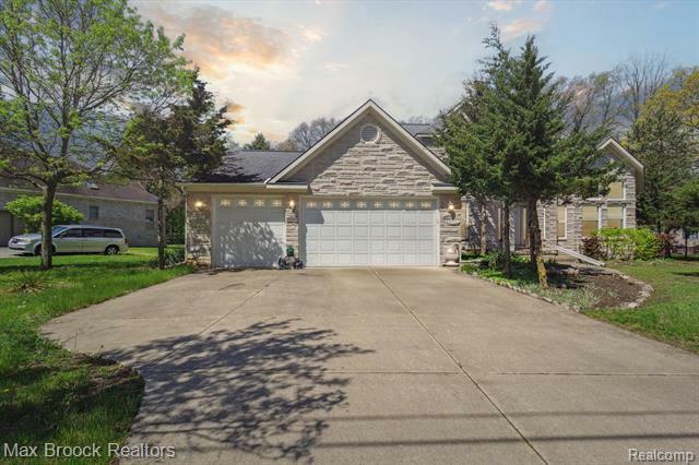 22565 Riverdale Drive  Southfield MI 48033 photo