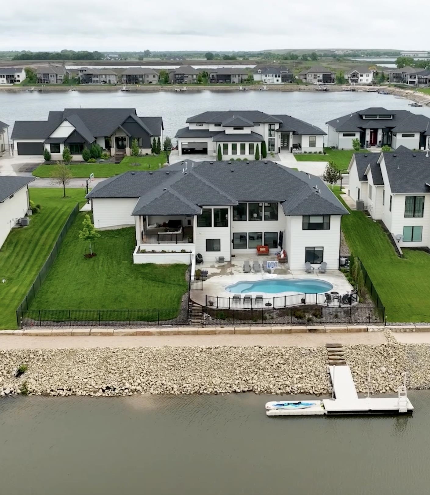 Property Photo: 2831 N Anna Ct KS 67205