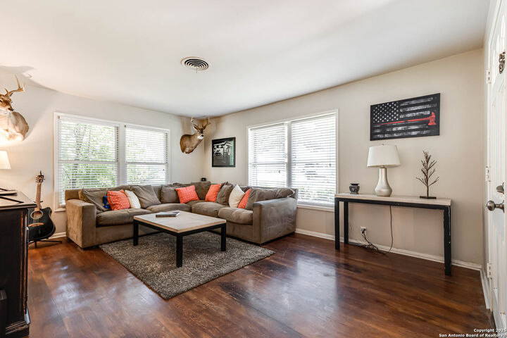 Property Photo: 2027 Edgehill Dr. TX 78209