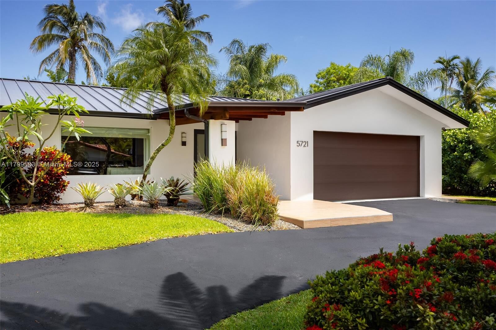 Property Photo:  5721 SW 59th Ave  FL 33143 