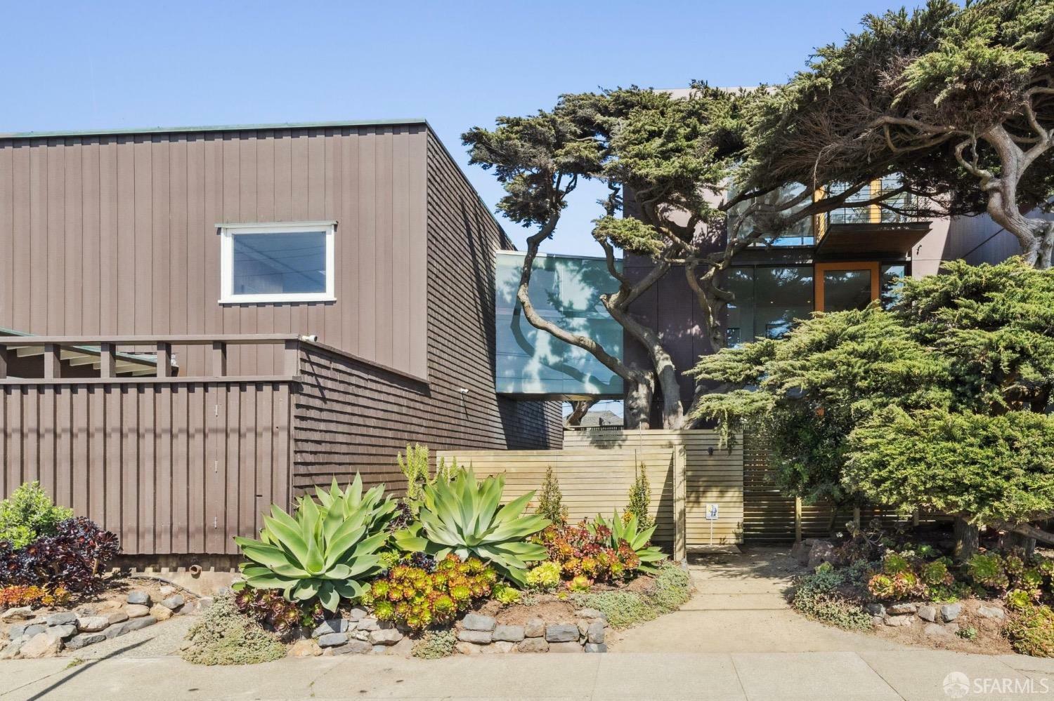 Property Photo: 2020 Great Highway Highway CA 94116