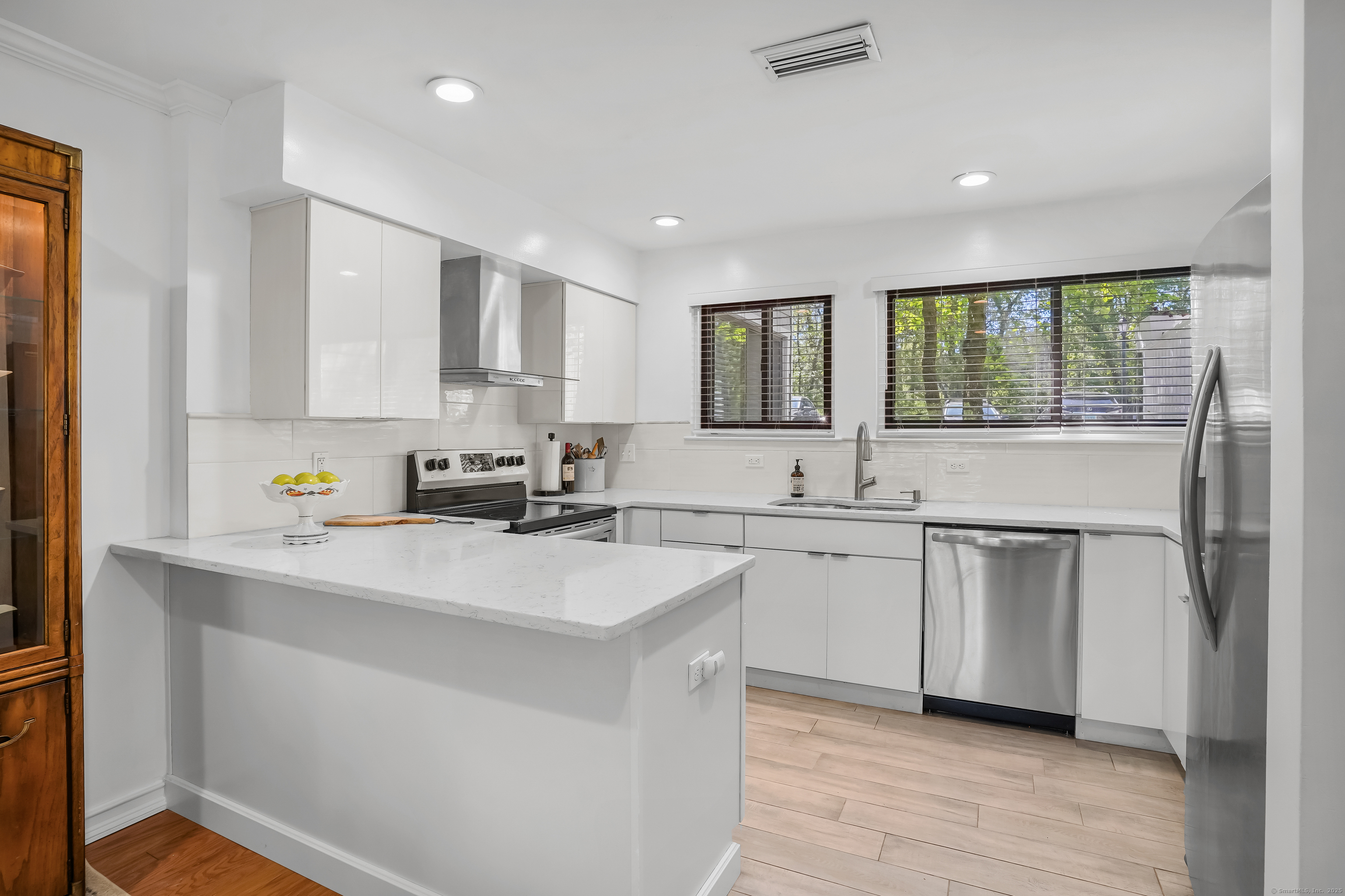 Property Photo: 147 Rowayton Woods Drive 147 CT 06854