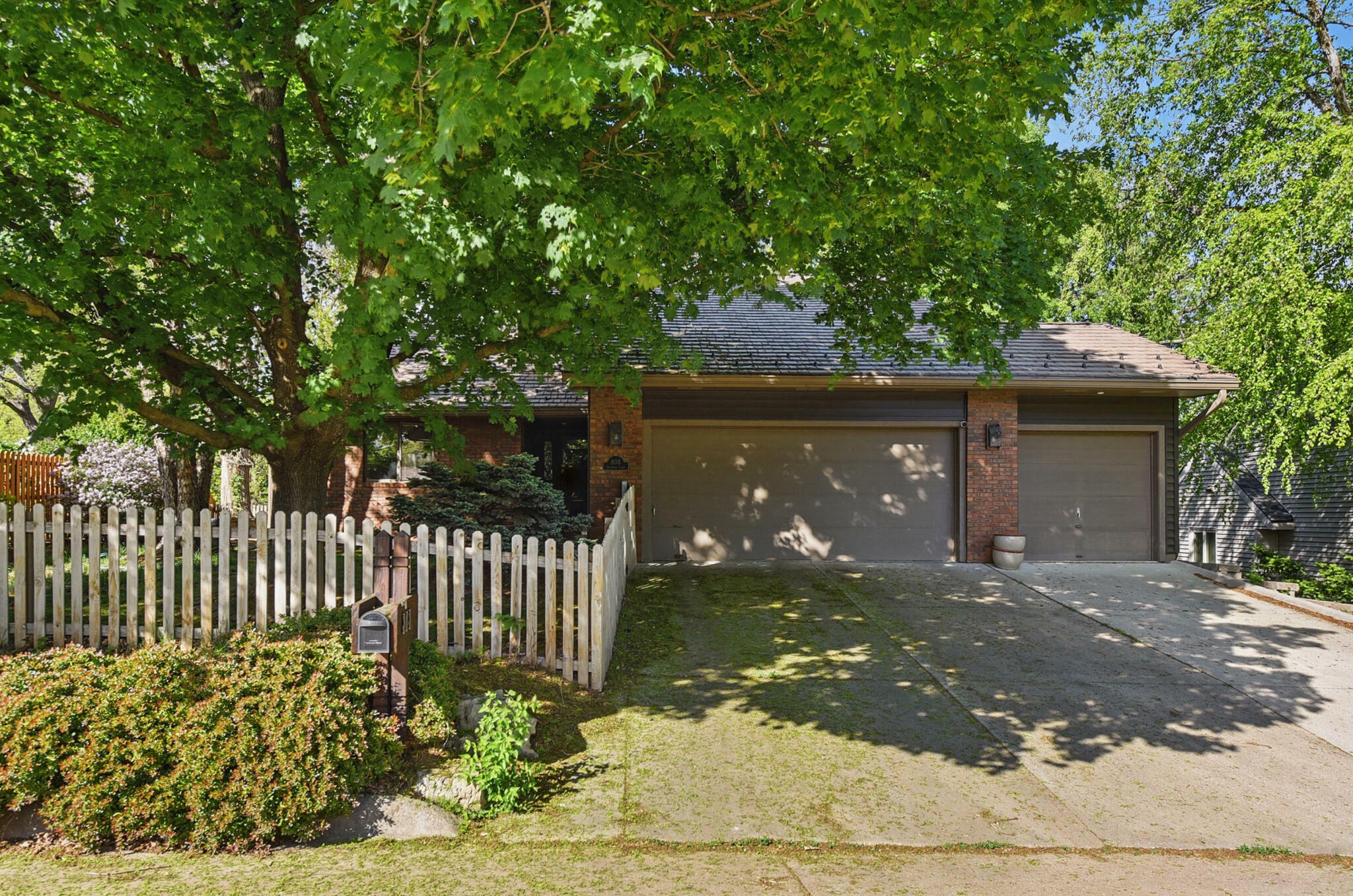 Property Photo: 808 Ironwood Court IA 51503
