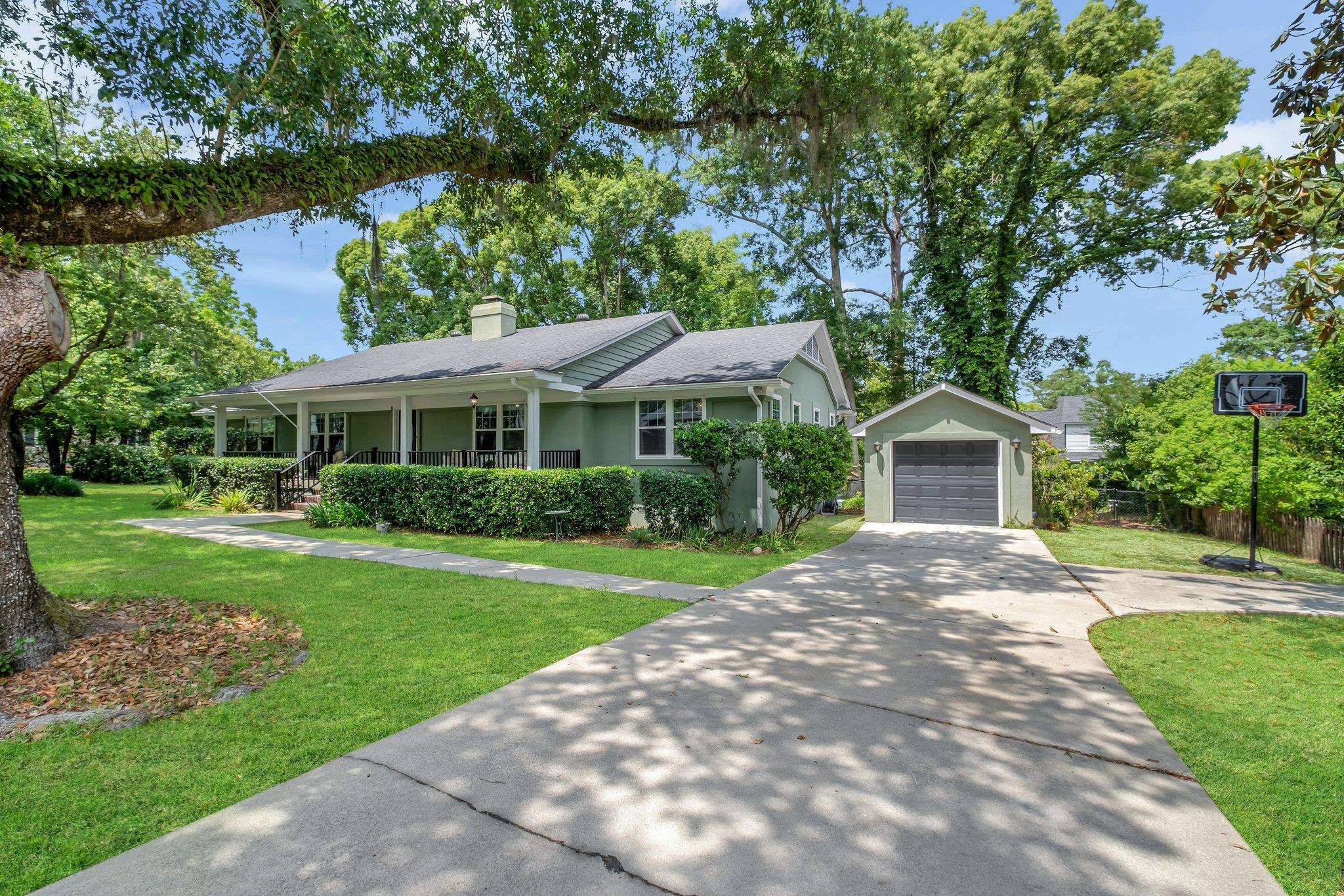 Property Photo: 1140 Renae Way FL 32312