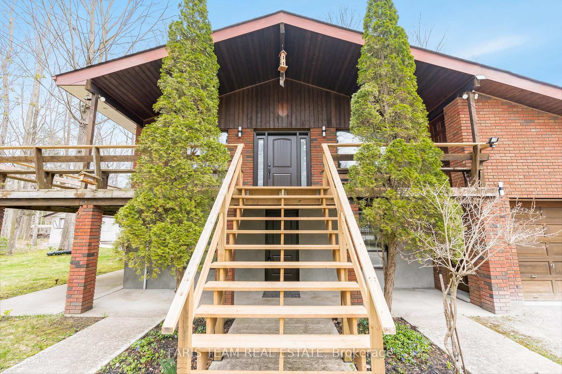 Photo de la propriété: 8 Celestine Court ON L9M 0H3