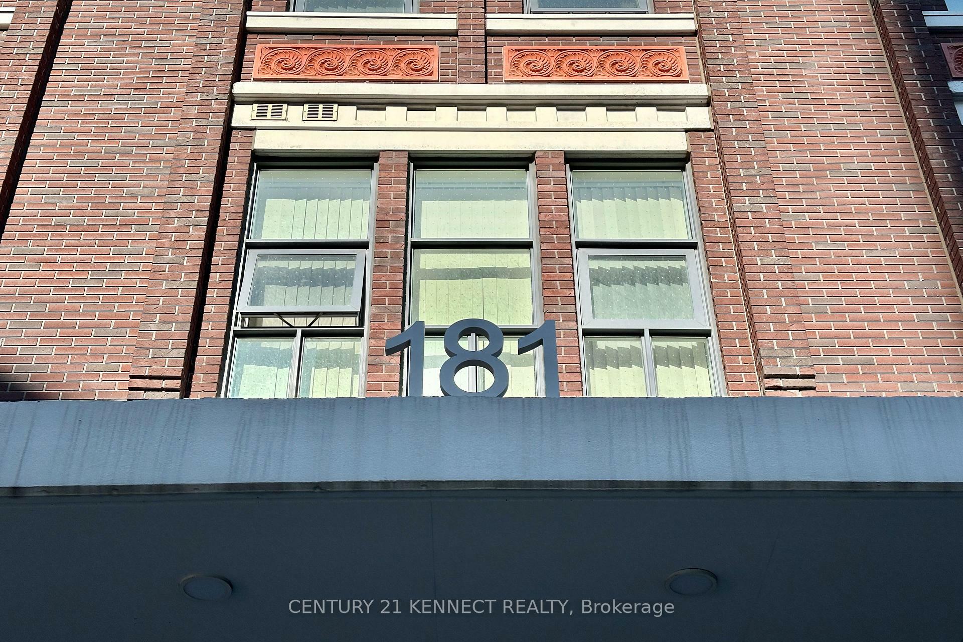Photo de la propriété: 181 Huron Street 305 ON M5T 0C1