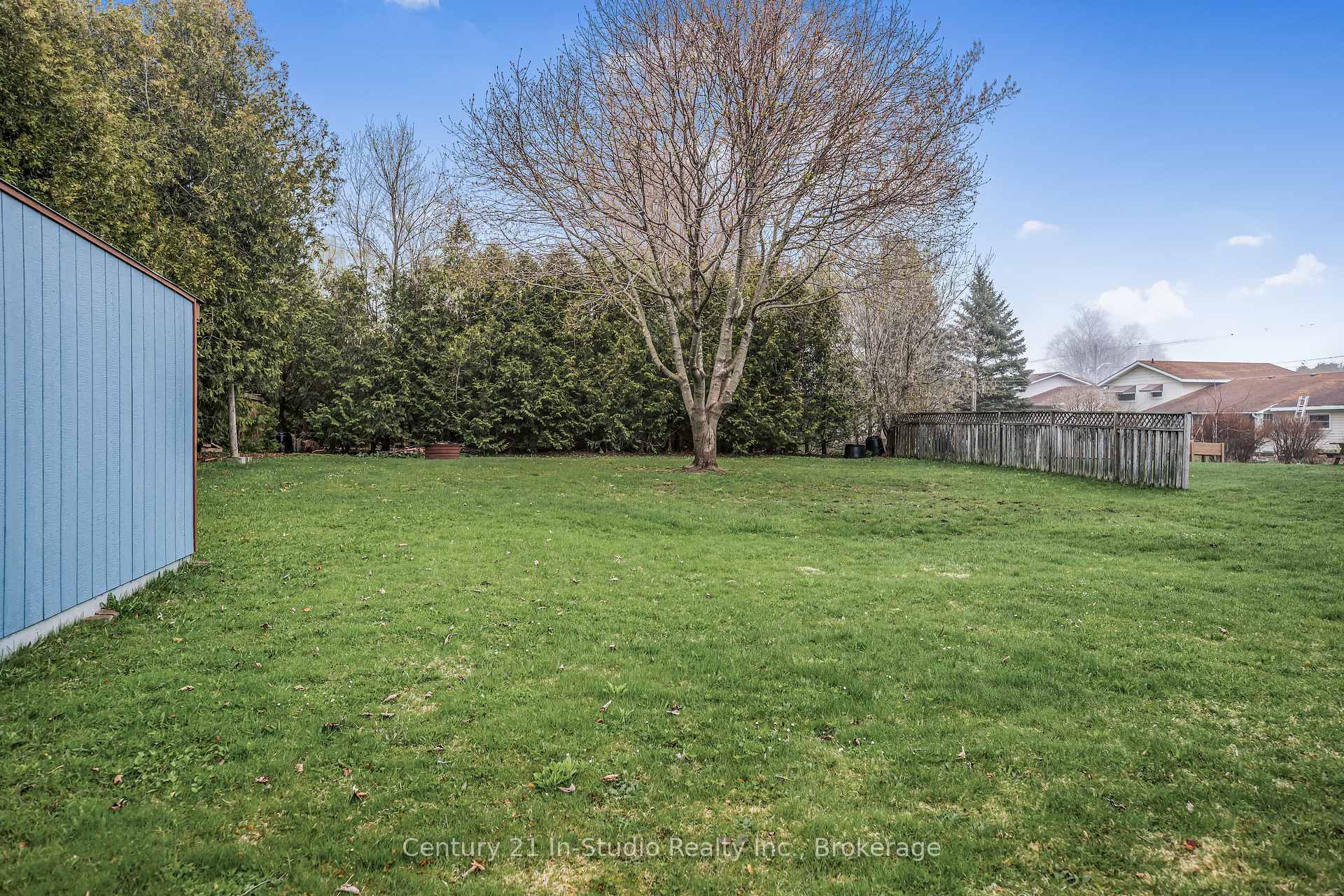 Property Photo: 564 Mary Street ON N0H 2T0