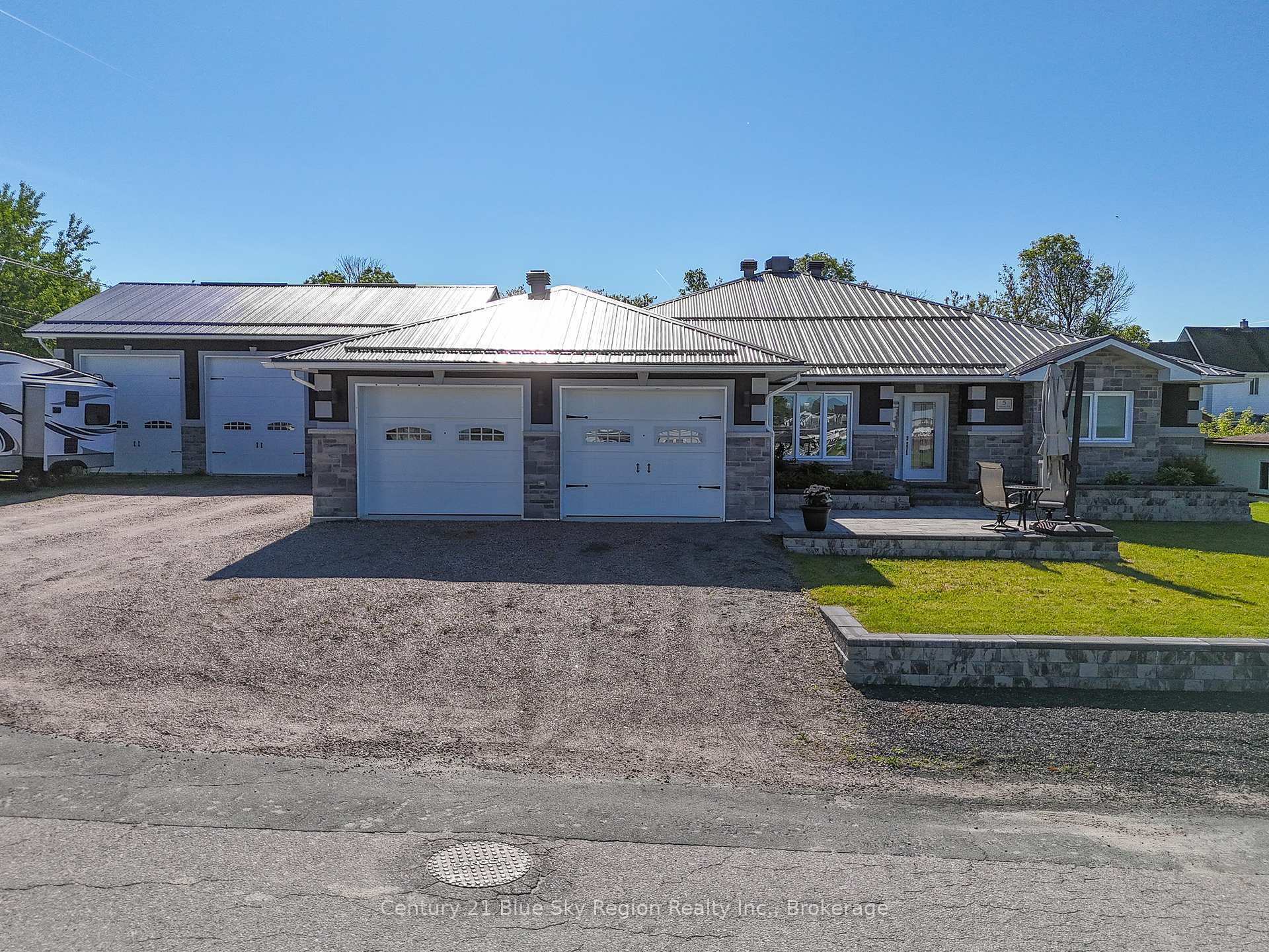 Property Photo: 5 Young Street ON P0H 1G0
