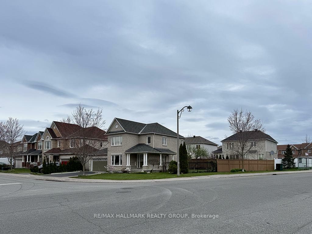 Property Photo: 155 Tapestry Drive ON K2J 0H4