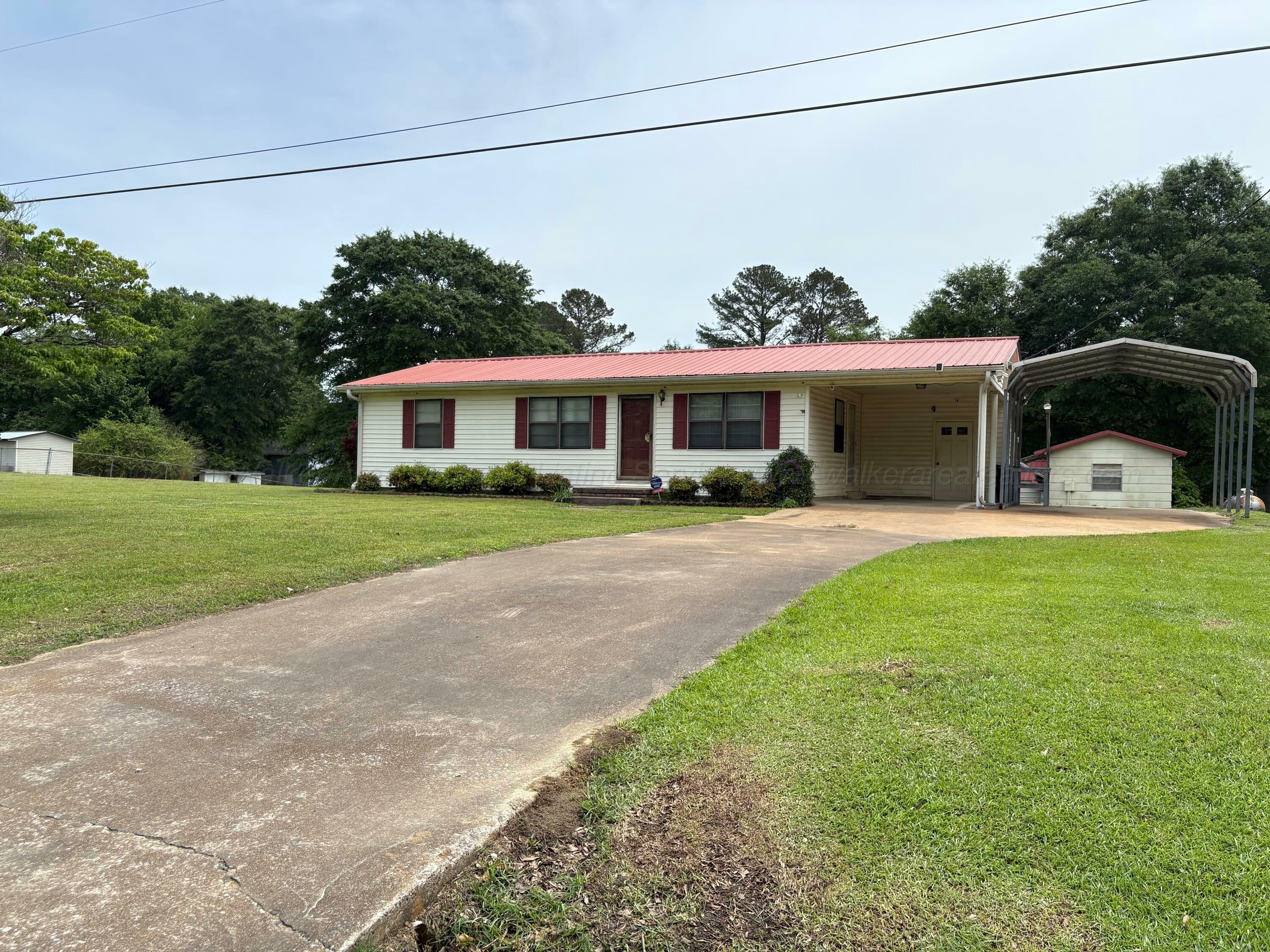 Property Photo: 630 Dowdey Rd AL 35504