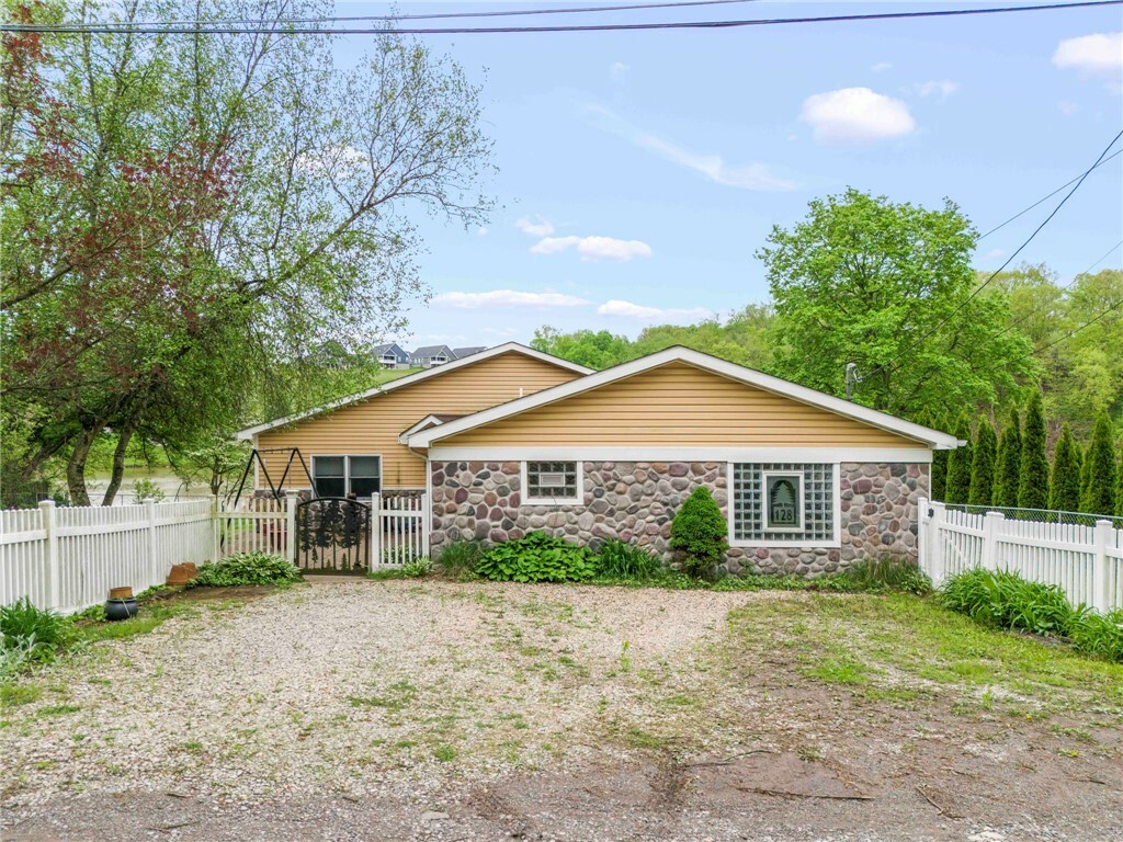 Property Photo: 128 Evergreen Dr PA 15317