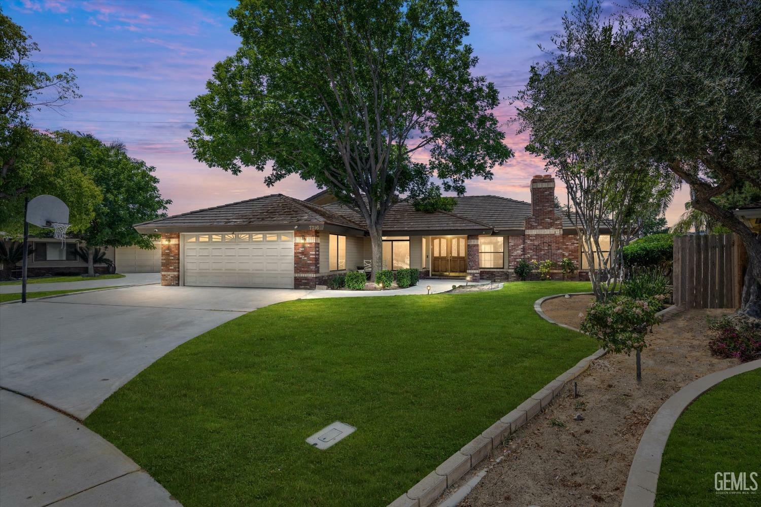 Property Photo:  7716 Canfield Court  CA 93308 