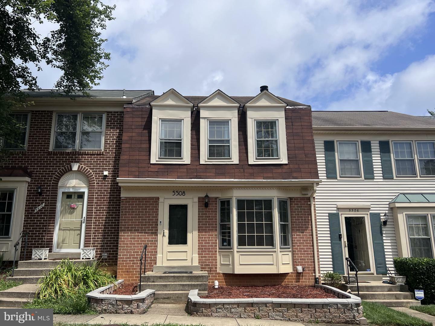 Property Photo: 5508 Lakewhite Court VA 22032