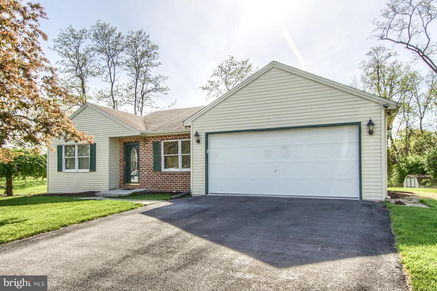 Property Photo: 41 Pine Ridge Court PA 17025