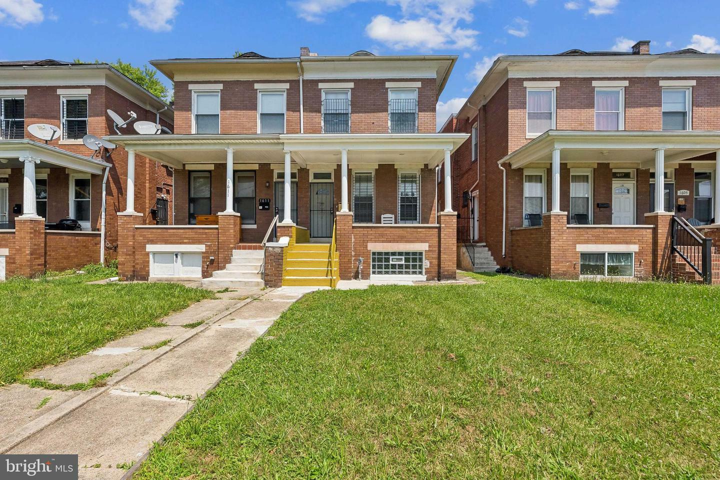 Property Photo: 1609 N Hilton Street MD 21216