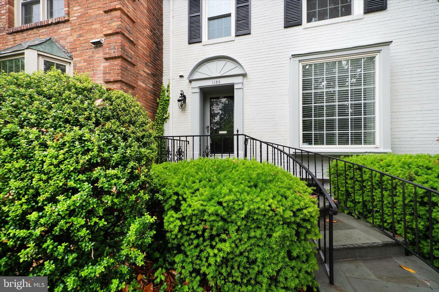 Property Photo: 1156 Kensington Road VA 22101