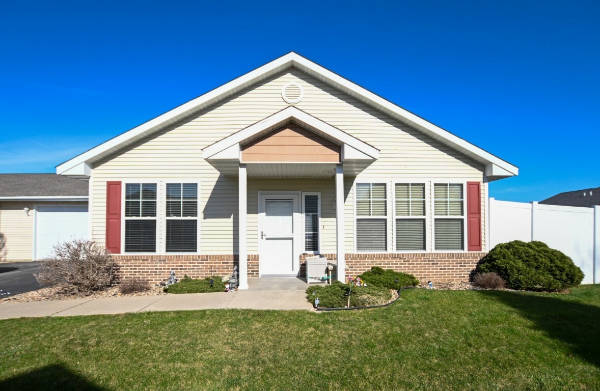 Property Photo: 1325 Tower Lane NE IA 52402