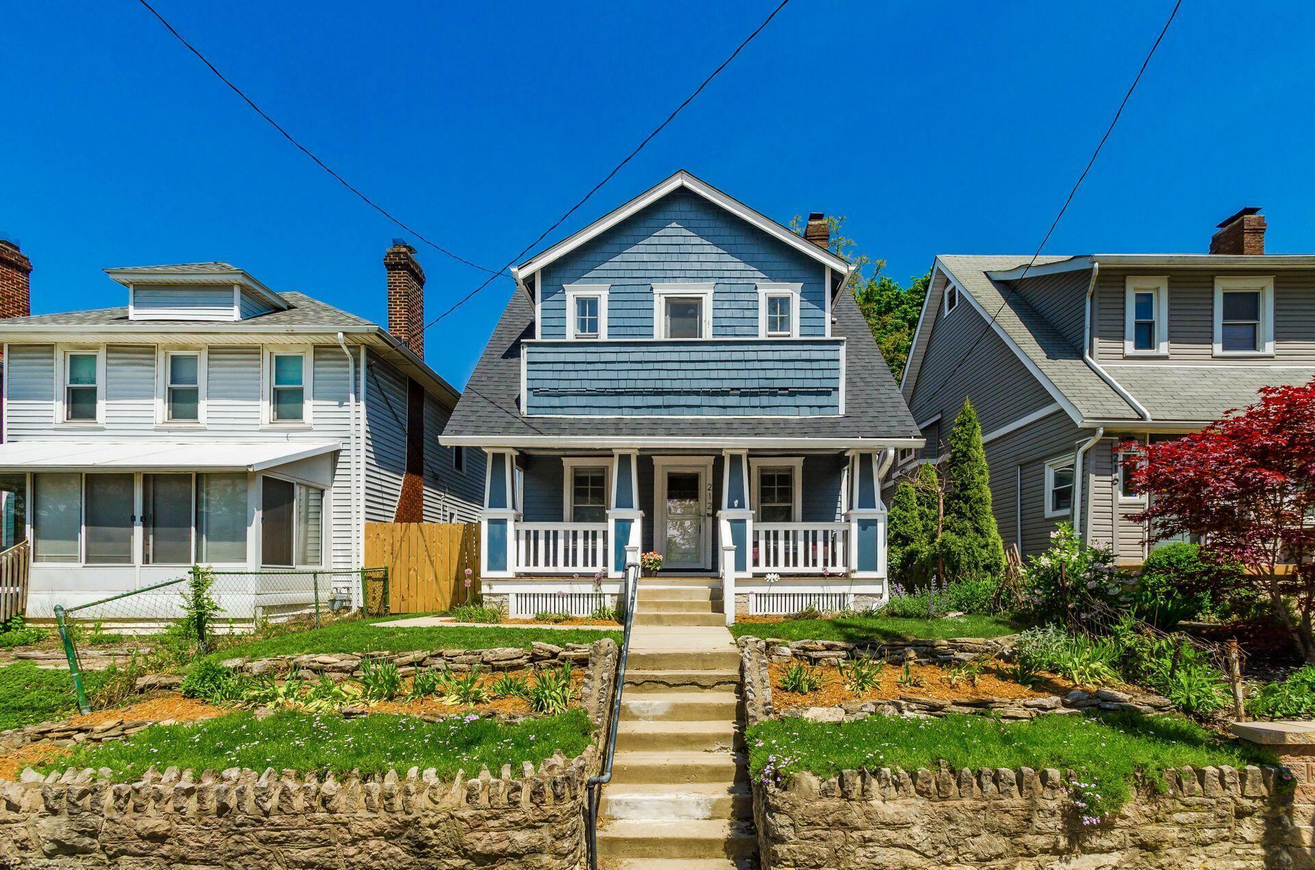 Property Photo: 212 E Duncan Street OH 43202