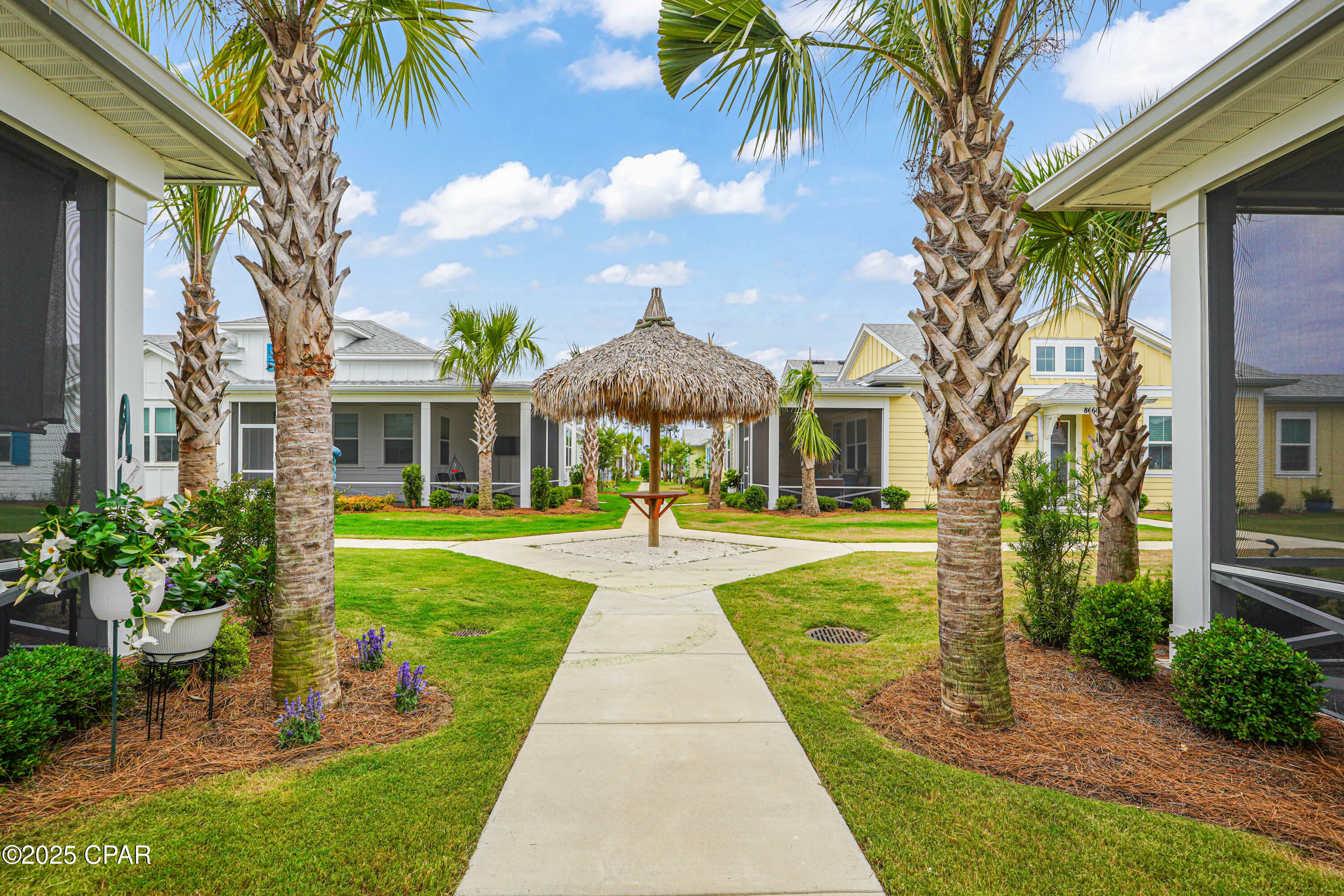 Property Photo: 8952 Coral Reef Way FL 32413