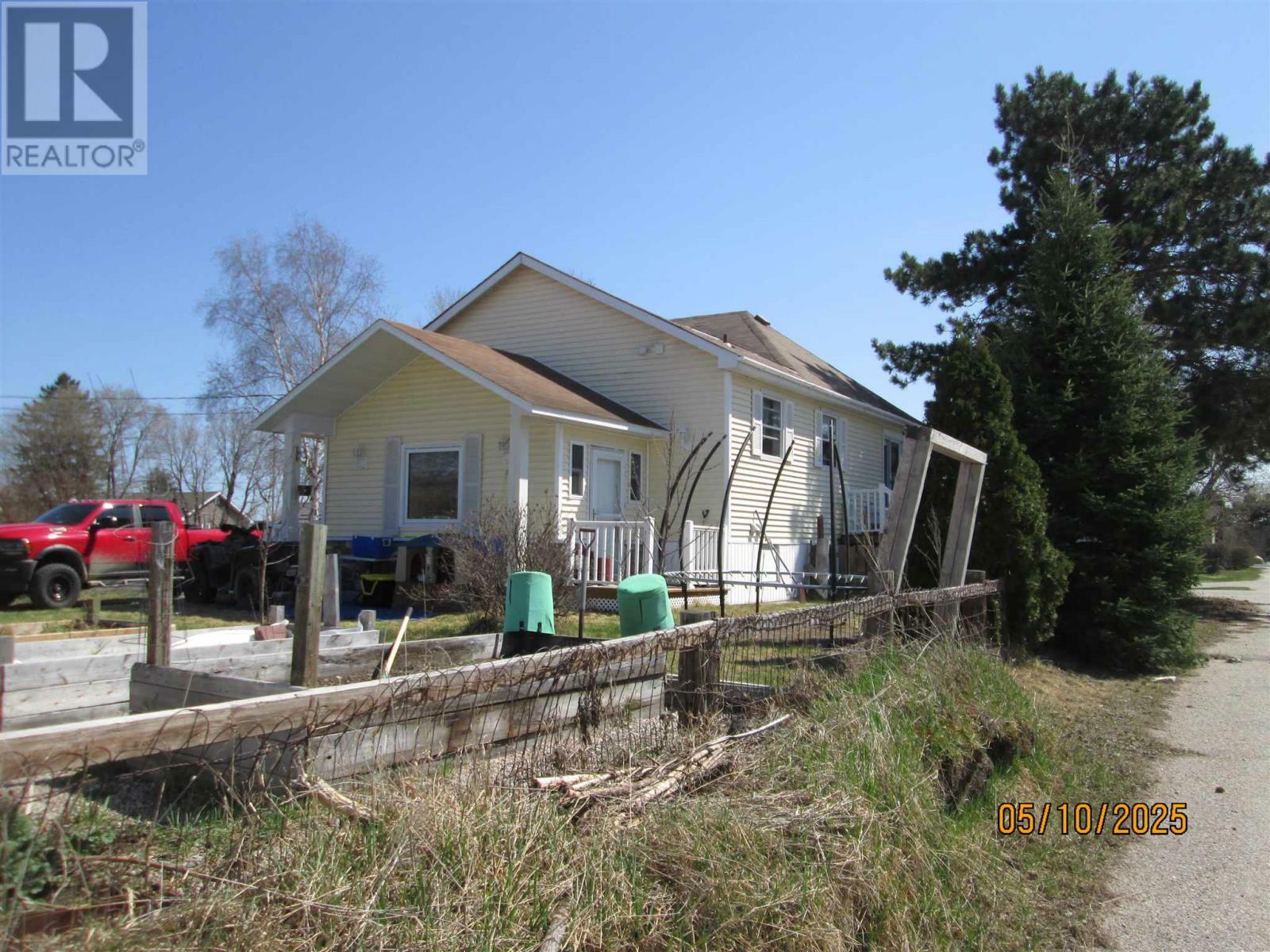 Property Photo: 201 Garden Street ON P0T 1T0