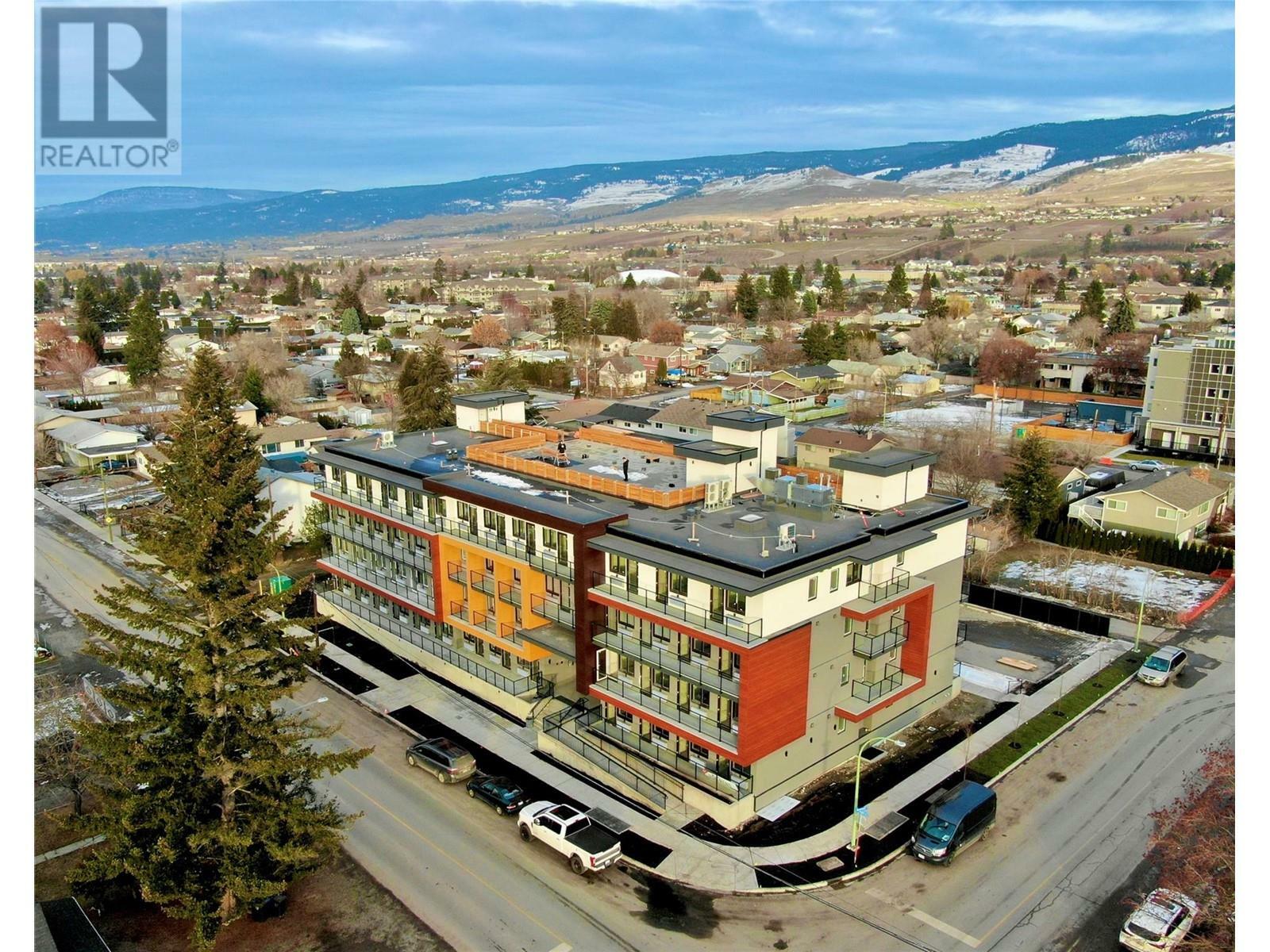 345 Dougall Rd N Road Ph16  Kelowna BC V1X 0A8 photo