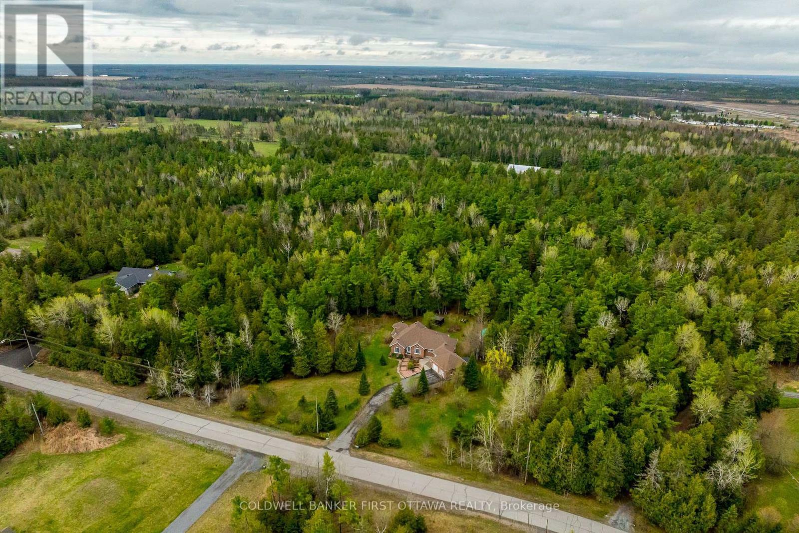 Property Photo: 12 Carlisle Circle ON K0A 1B0