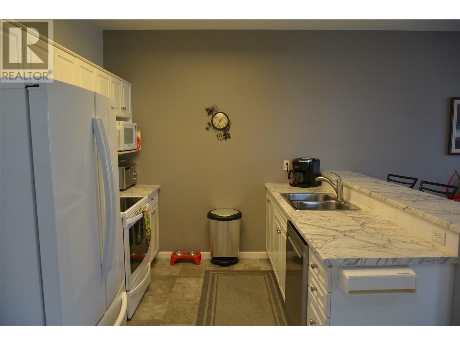 Property Photo: 650 Harrington Road 6 BC V2B 6T7