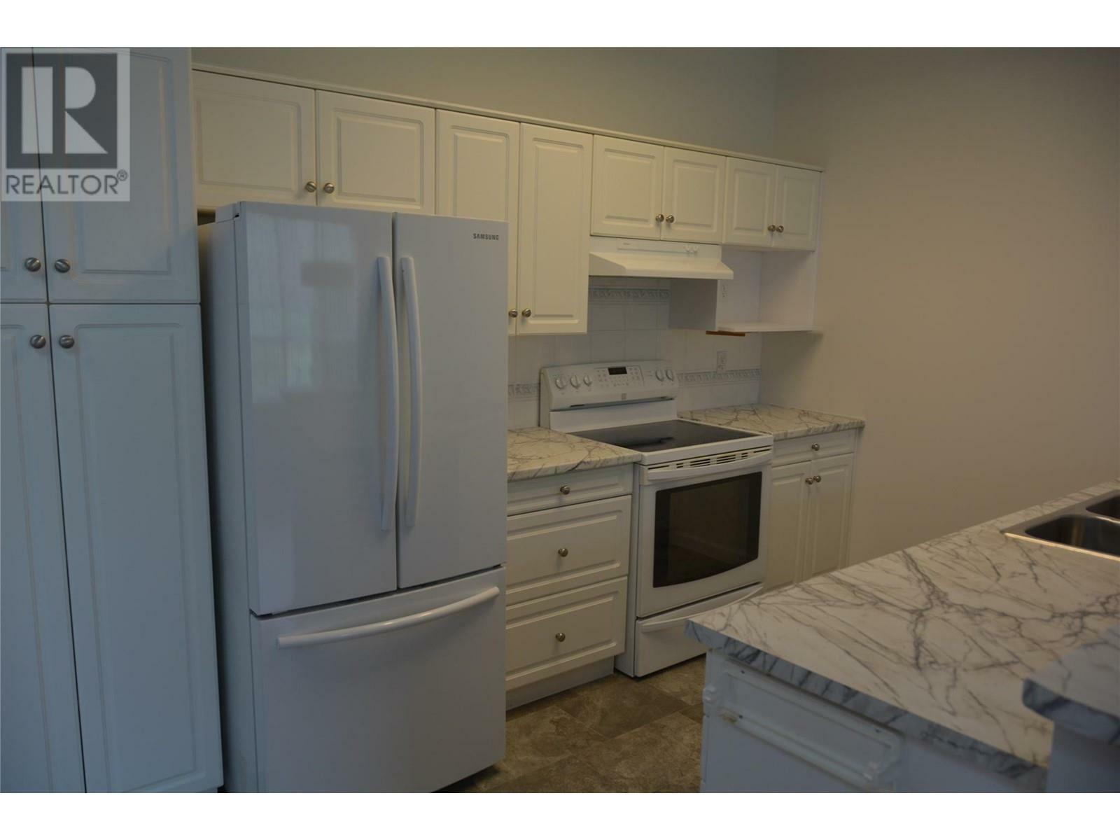 Property Photo: 650 Harrington Road 6 BC V2B 6T7