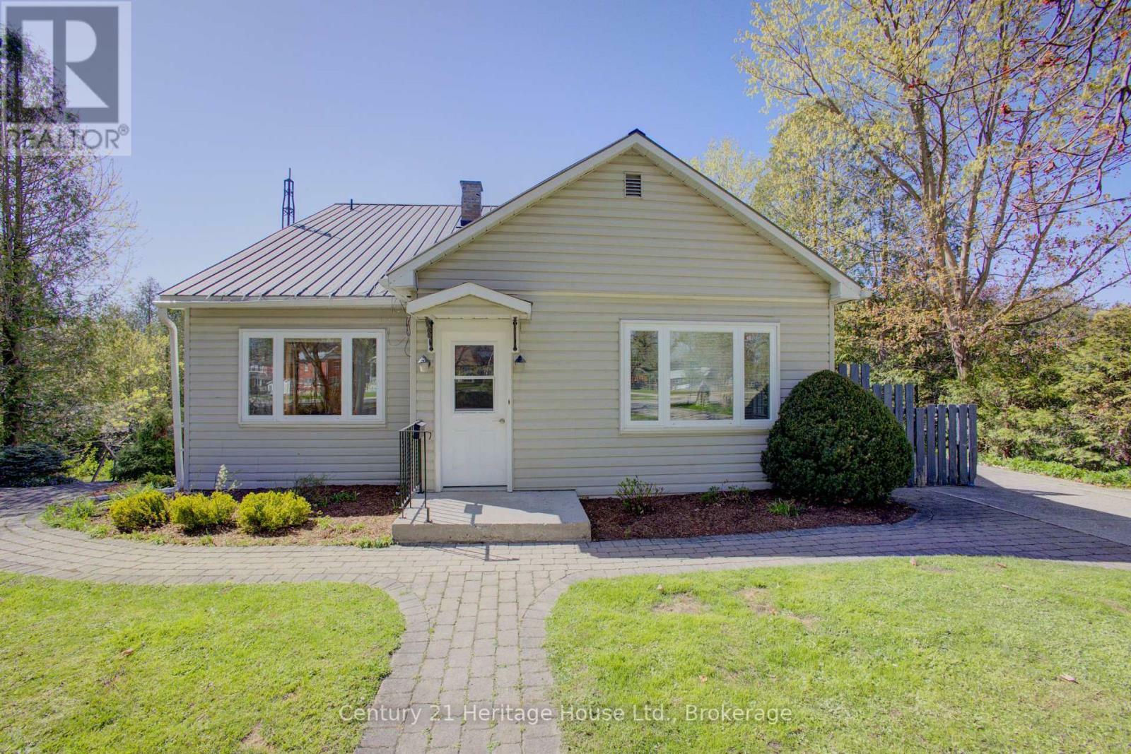 Property Photo: 244 Albert Street North ON N0G 1R0
