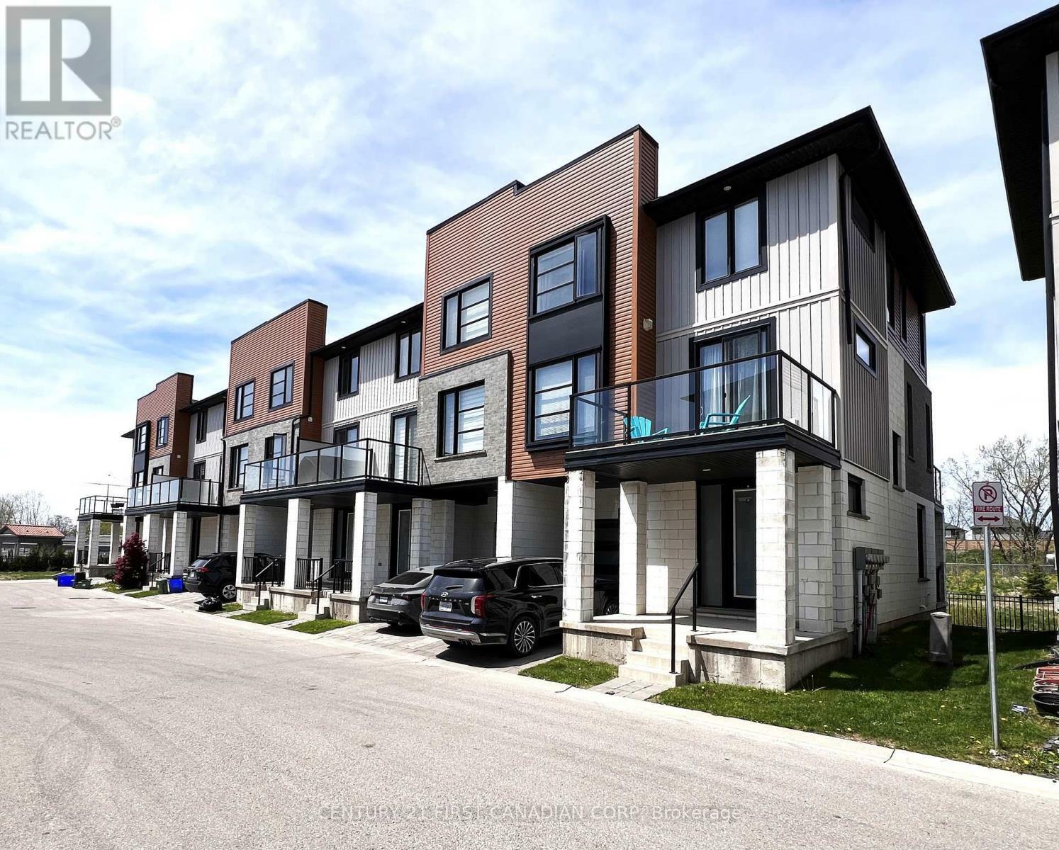 Property Photo: 962 West Village Square ON N5X 4H8