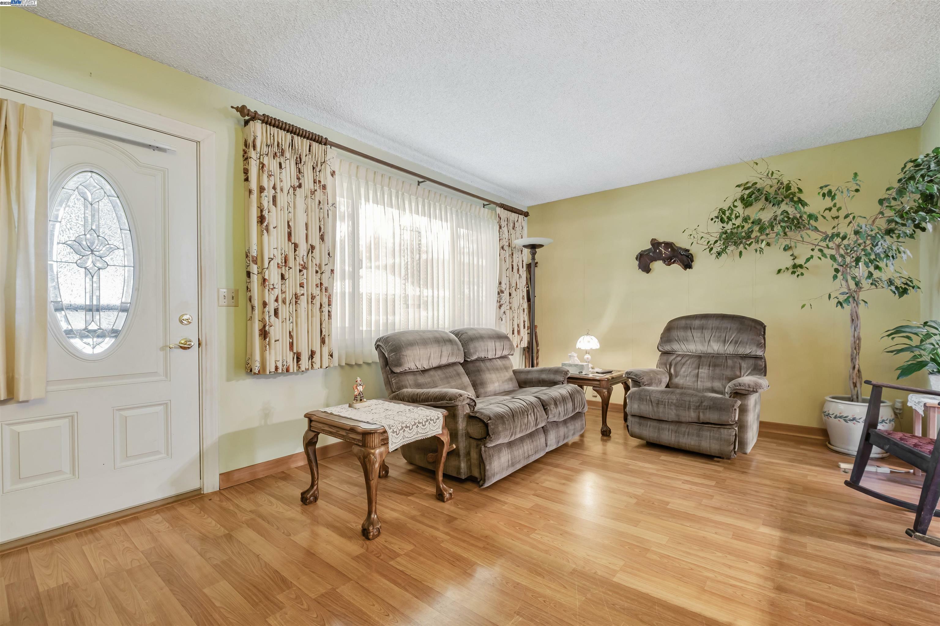 Property Photo: 38060 Buxton Cmn. CA 94536
