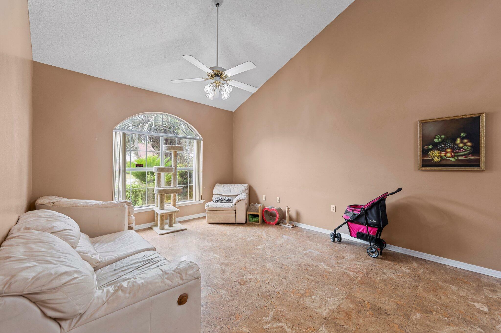 Property Photo: 859 Mande Court FL 32579
