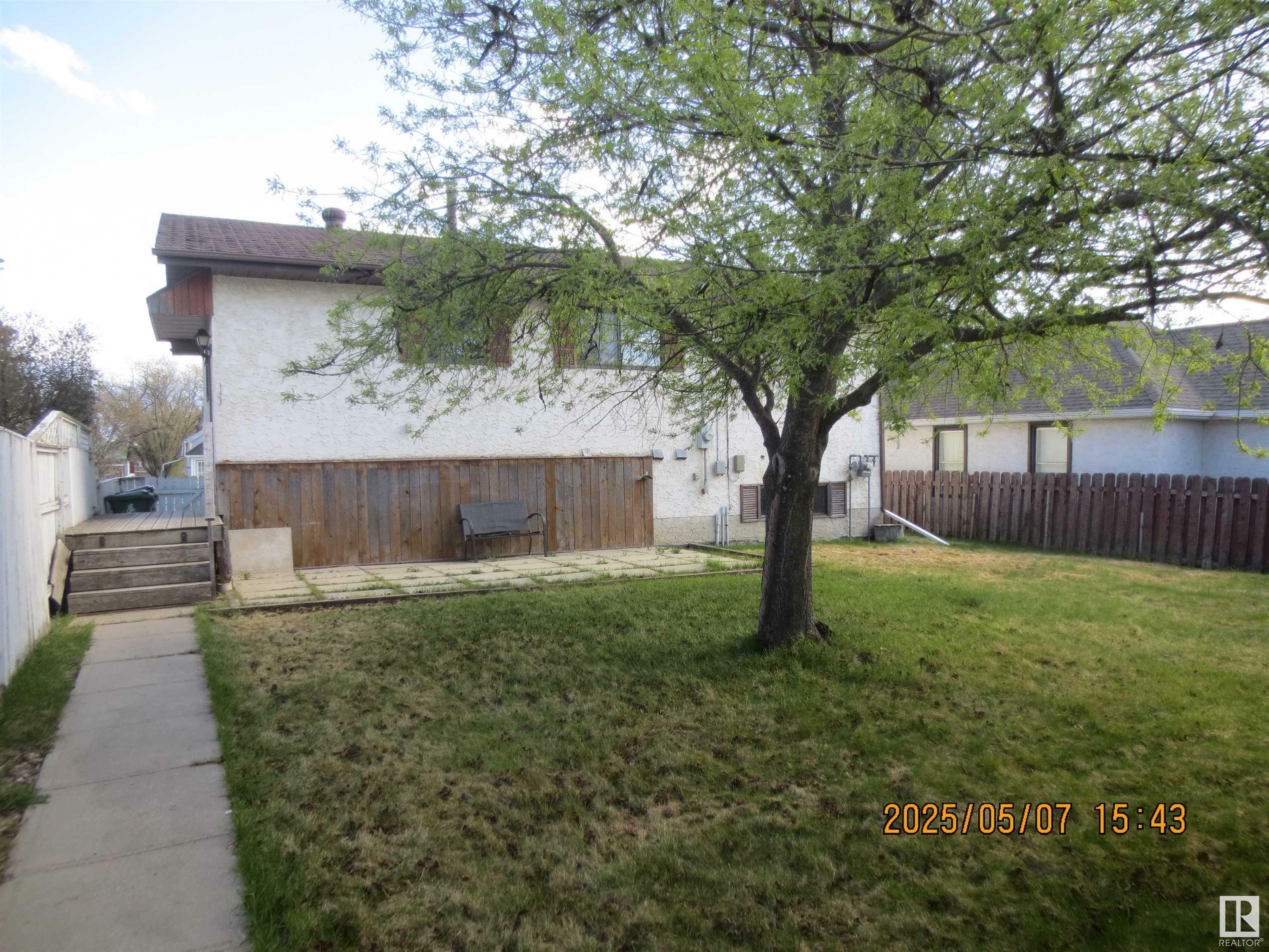 Property Photo: 5106 6 Avenue AB T7E 1T5