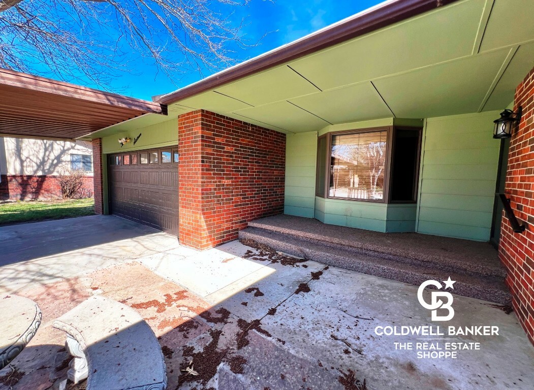 Property Photo: 2016 N Dennison Street KS 67846