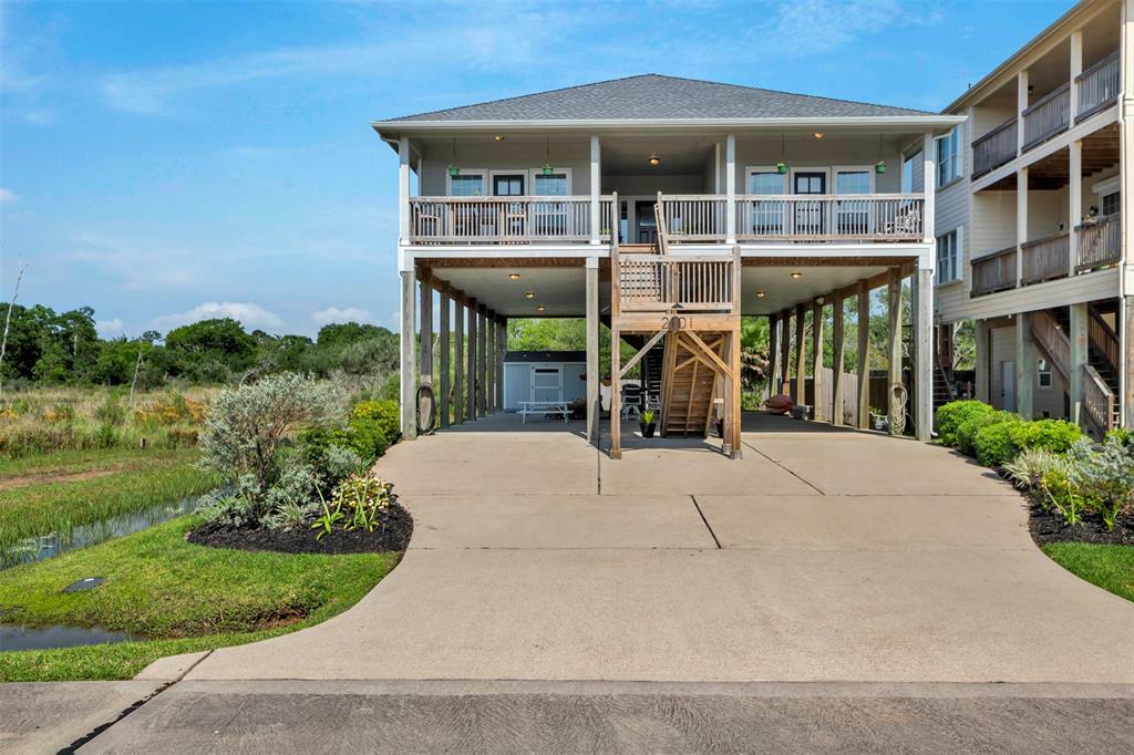 Property Photo: 2101 Menard Avenue TX 77586